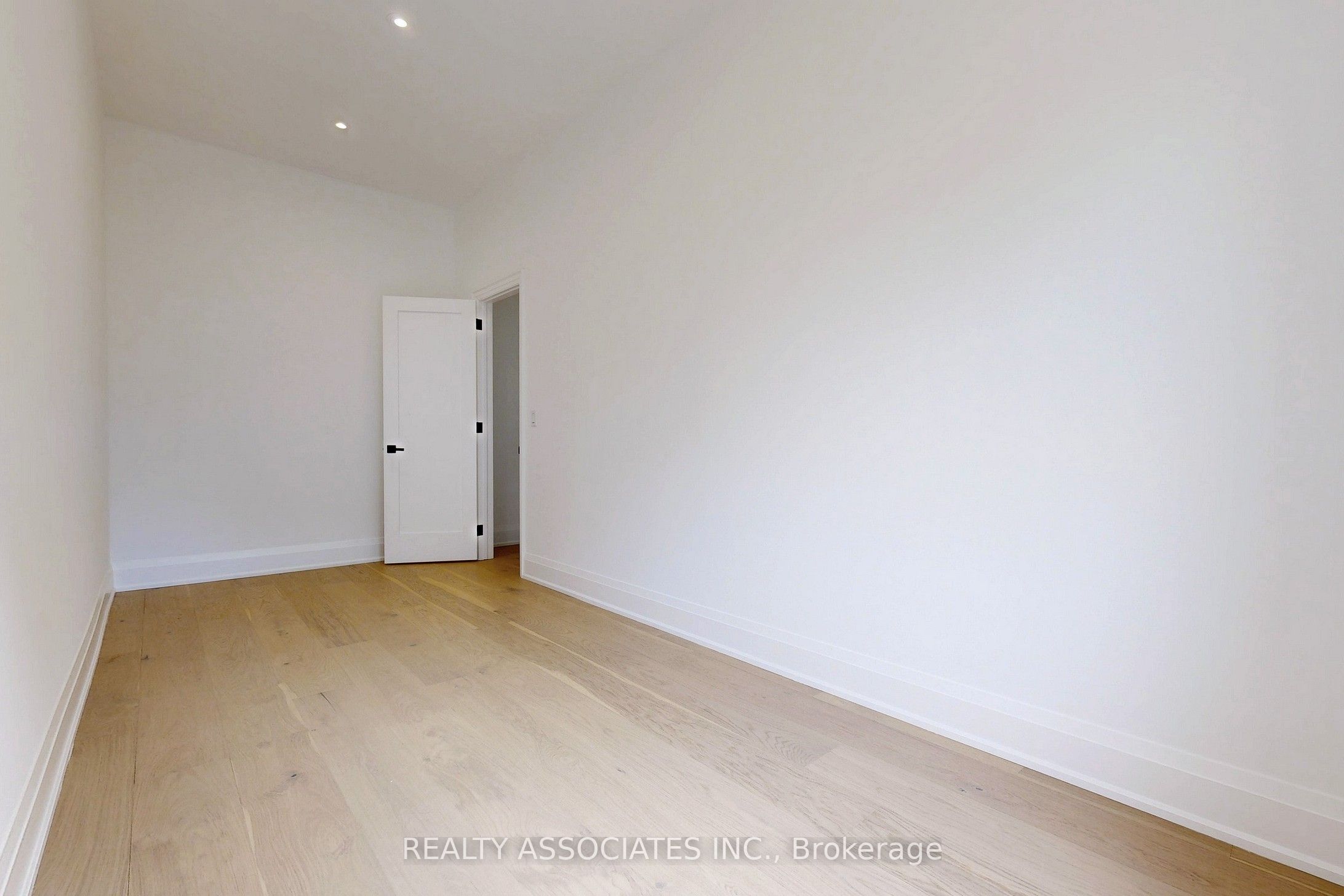 32 Cossar Avenue Property Photo 27