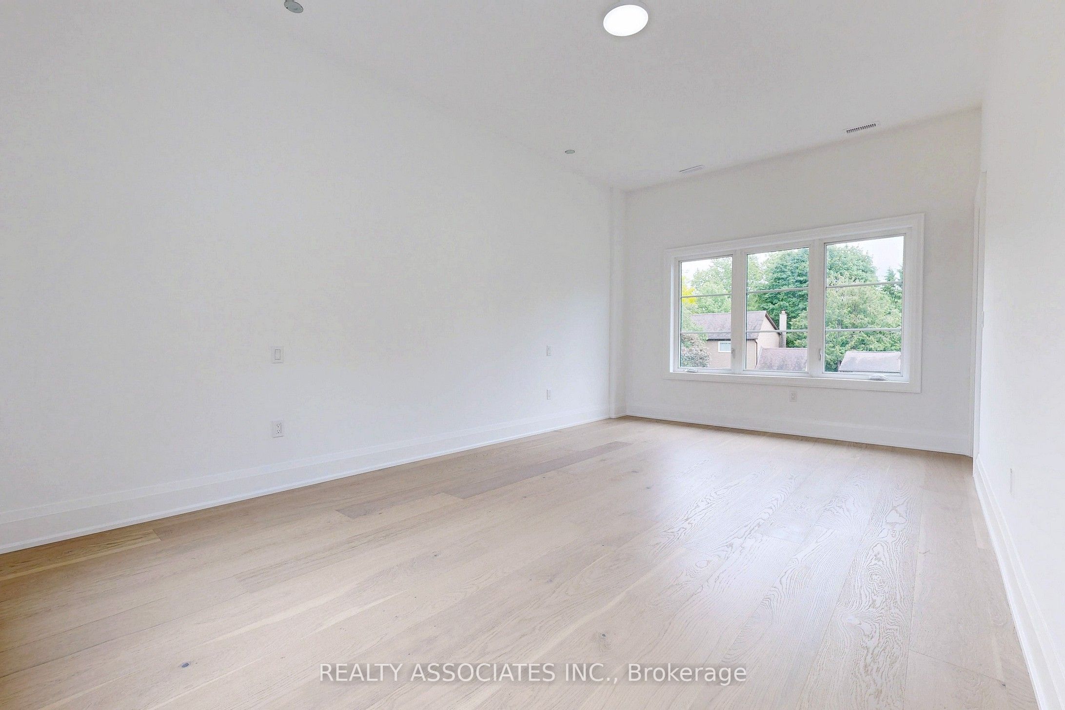 32 Cossar Avenue Property Photo 38