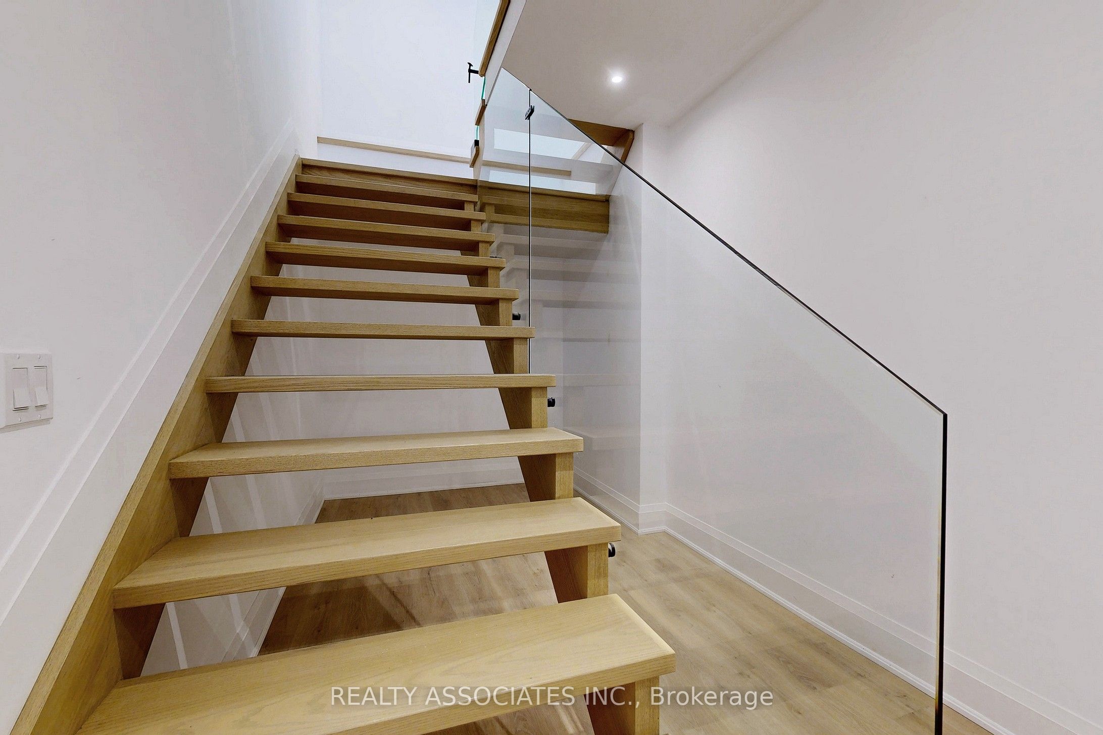 32 Cossar Avenue Property Photo 41