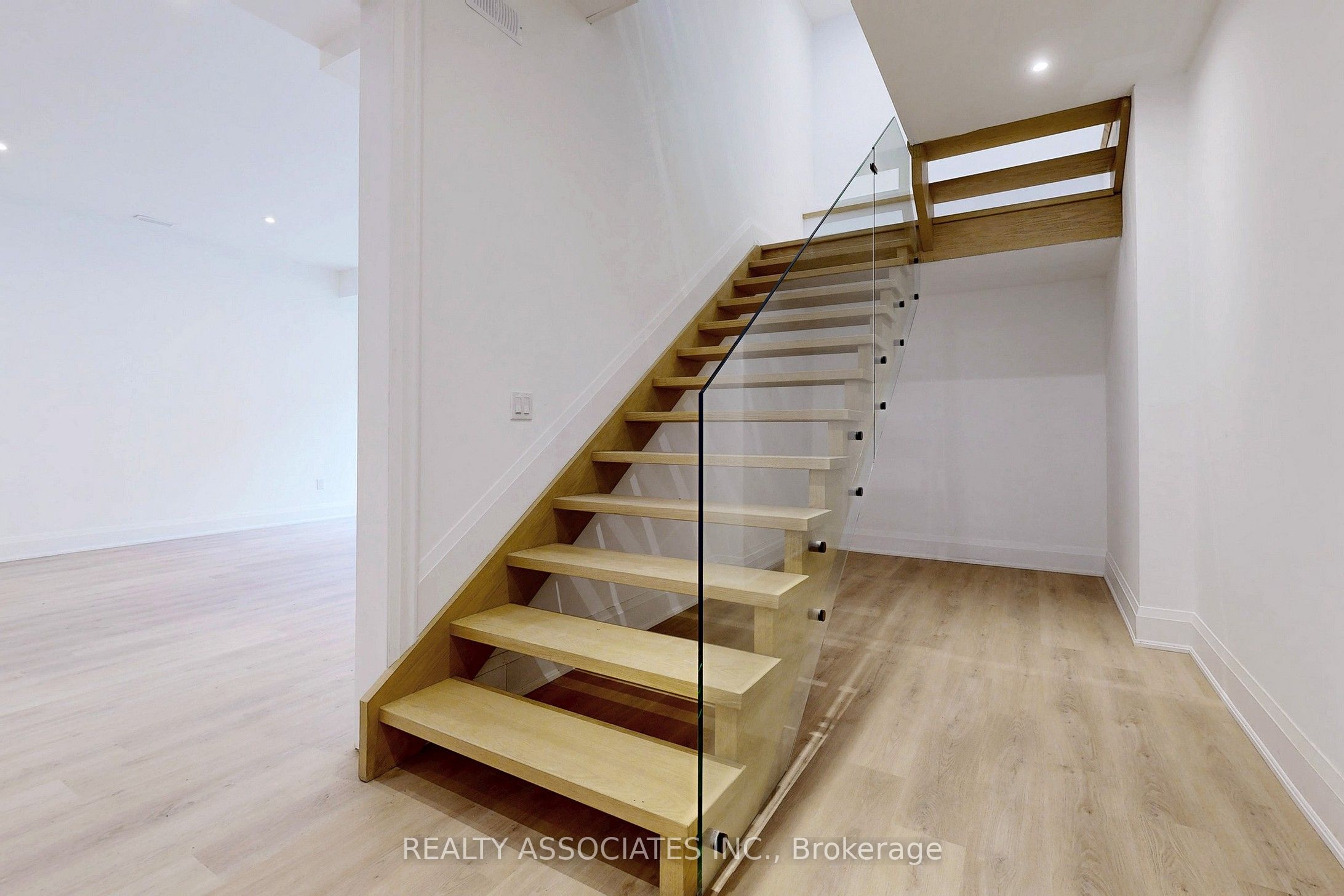 32 Cossar Avenue Property Photo 42