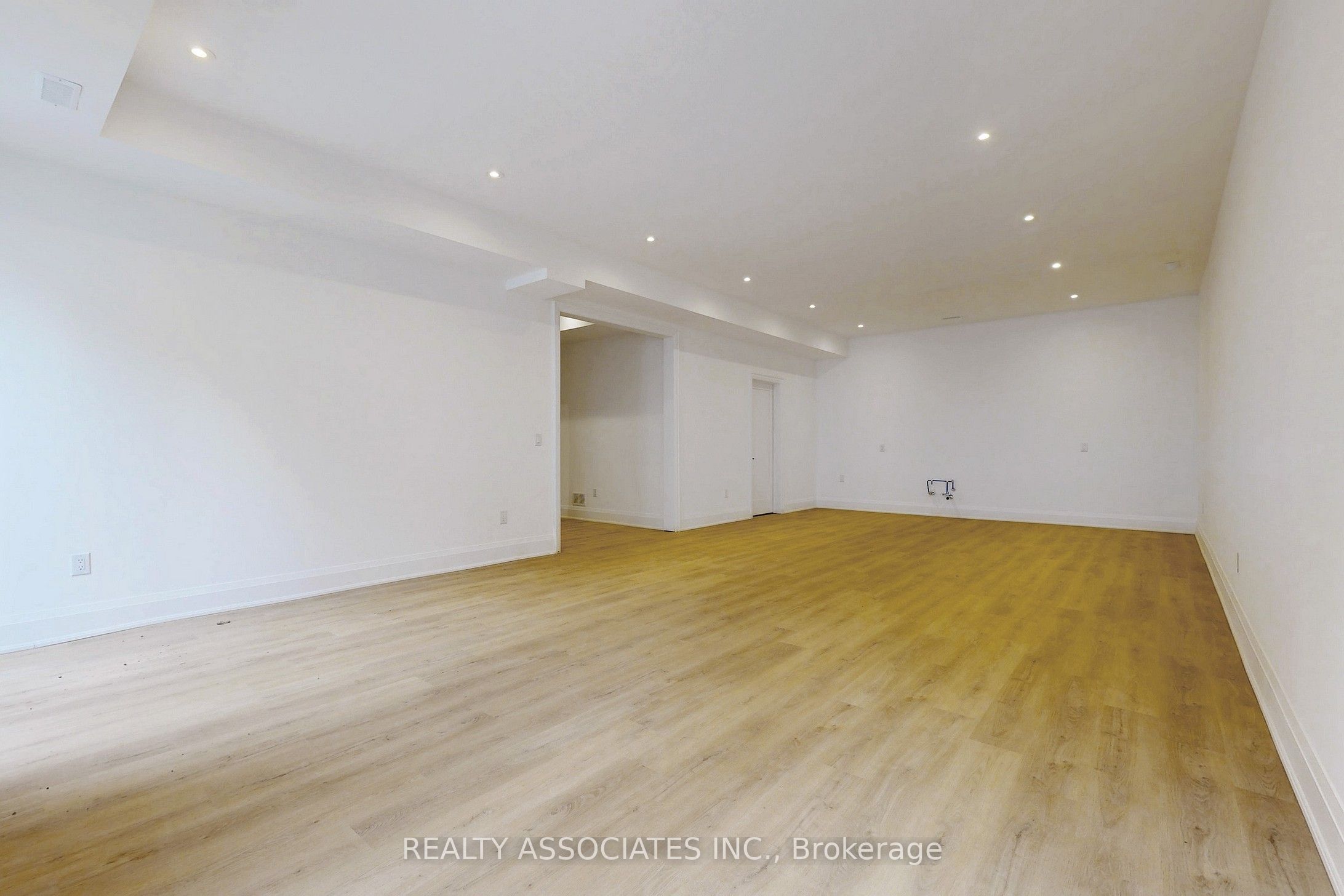 32 Cossar Avenue Property Photo 44