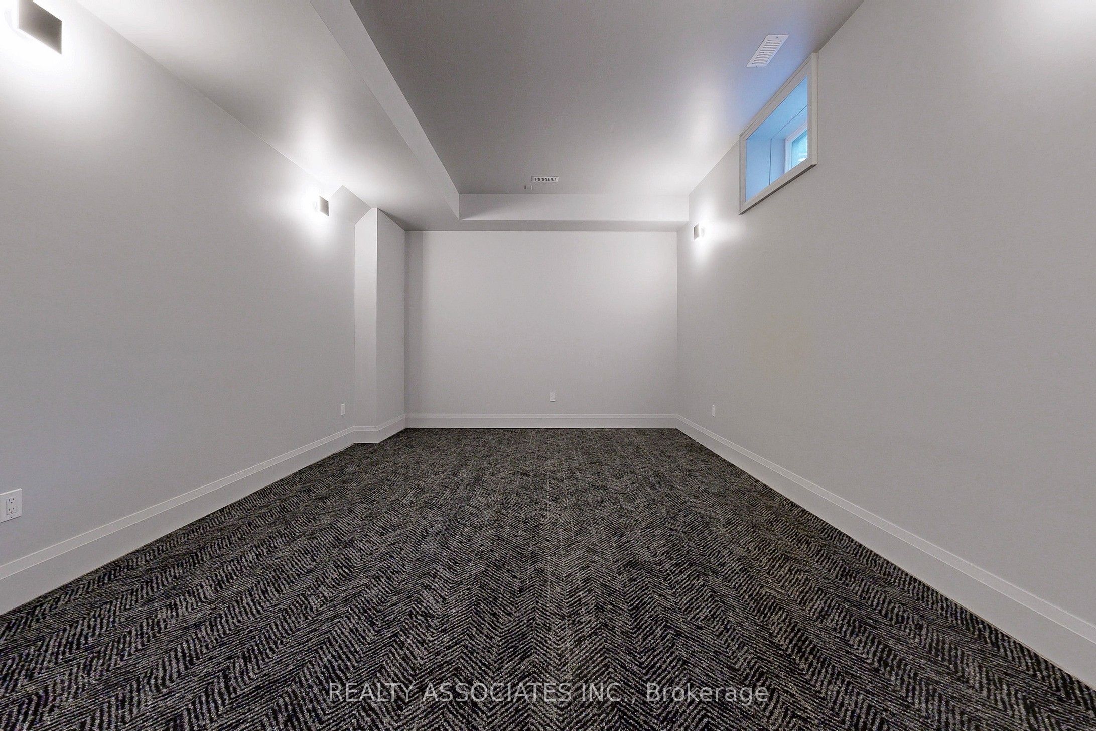 32 Cossar Avenue Property Photo 46