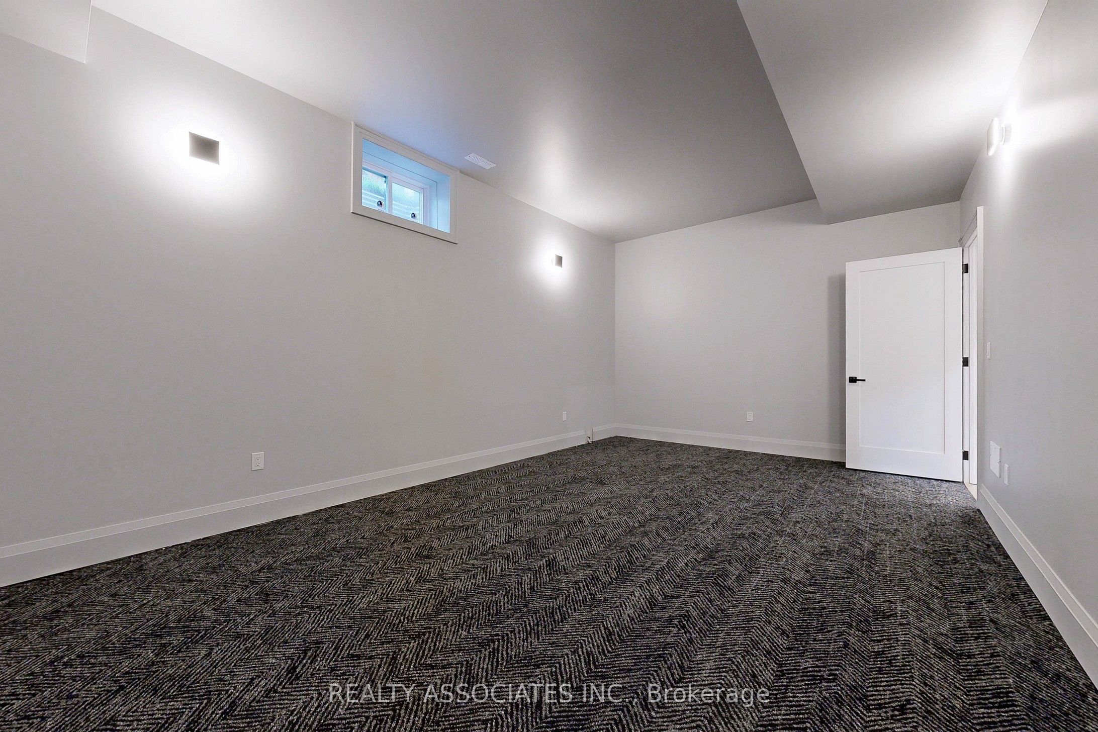 32 Cossar Avenue Property Photo 47