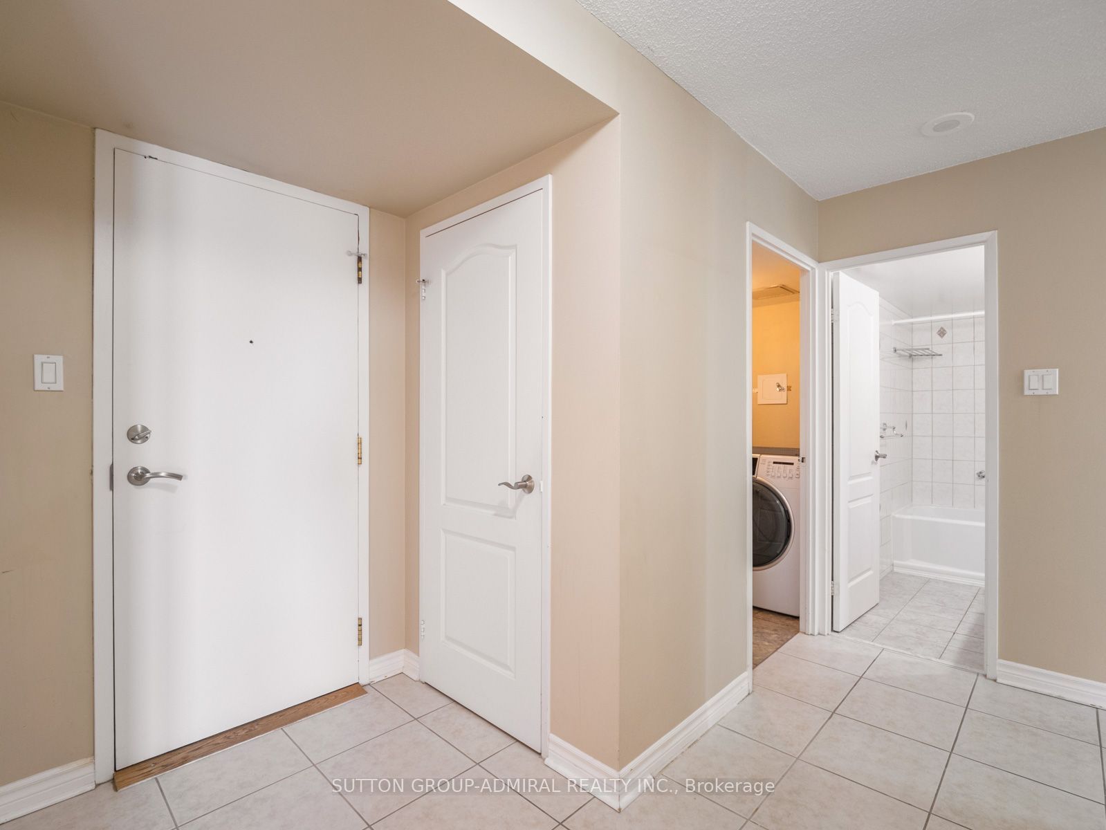 7420 Bathurst Street 1012 Property Photo 2