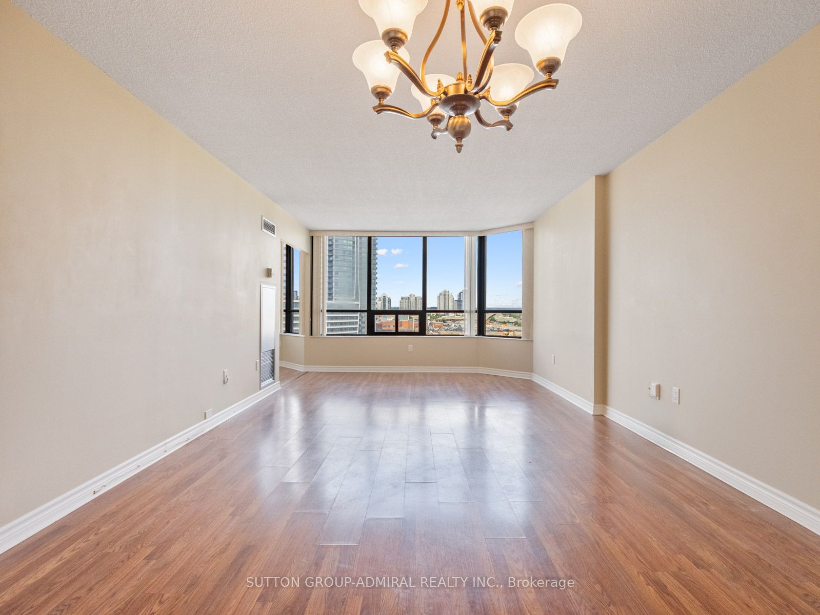 7420 Bathurst Street 1012 Property Photo 5