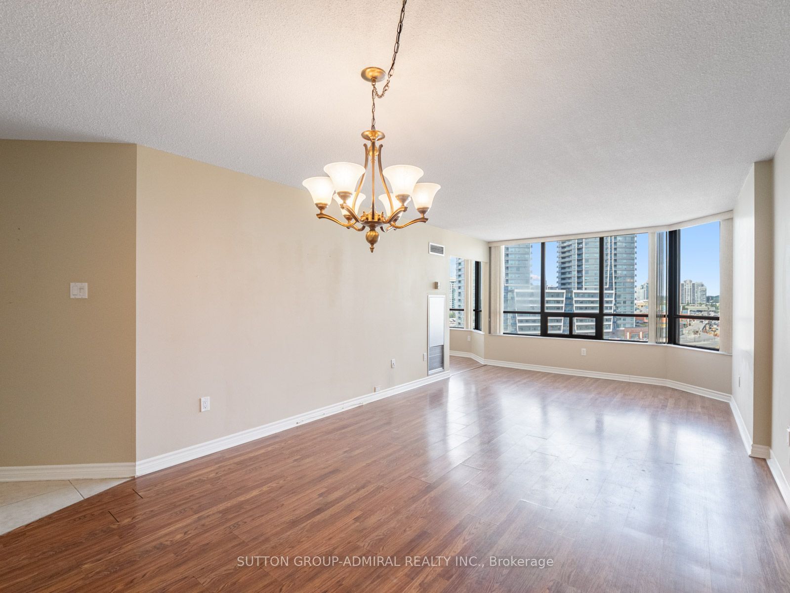 7420 Bathurst Street 1012 Property Photo 6