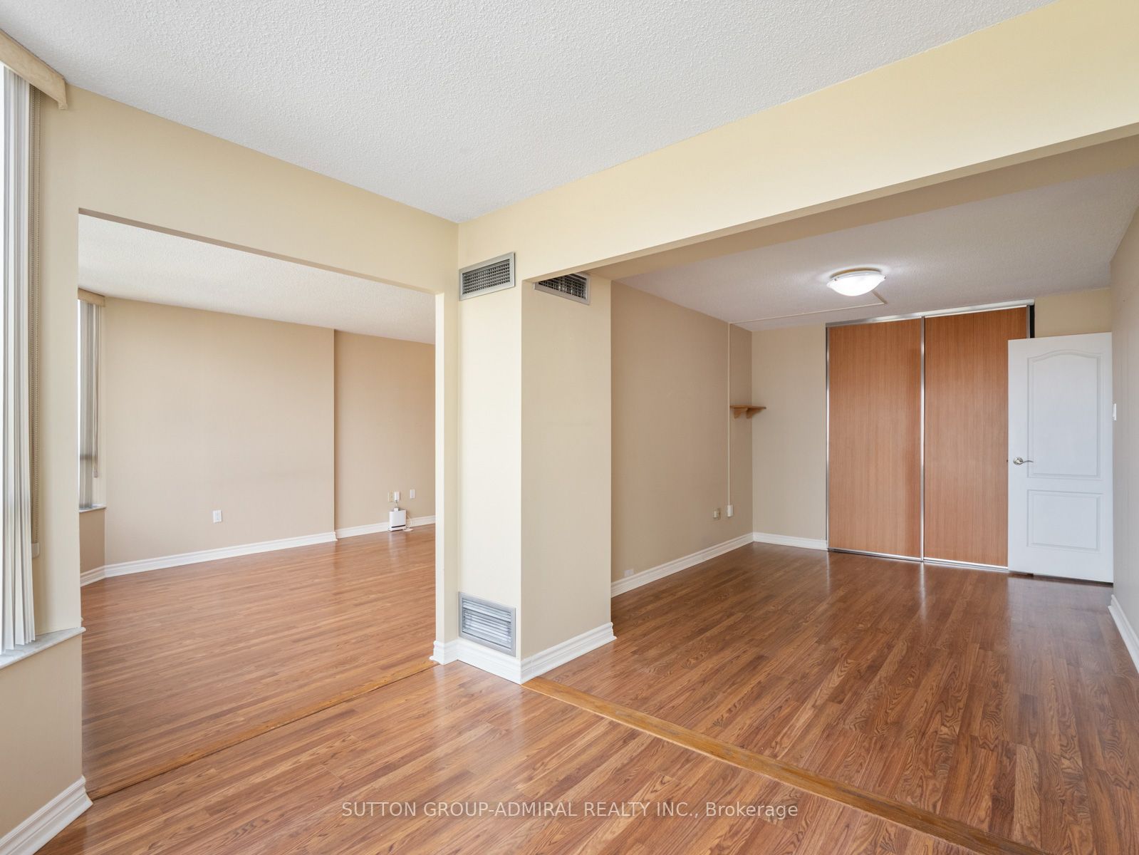 7420 Bathurst Street 1012 Property Photo 12