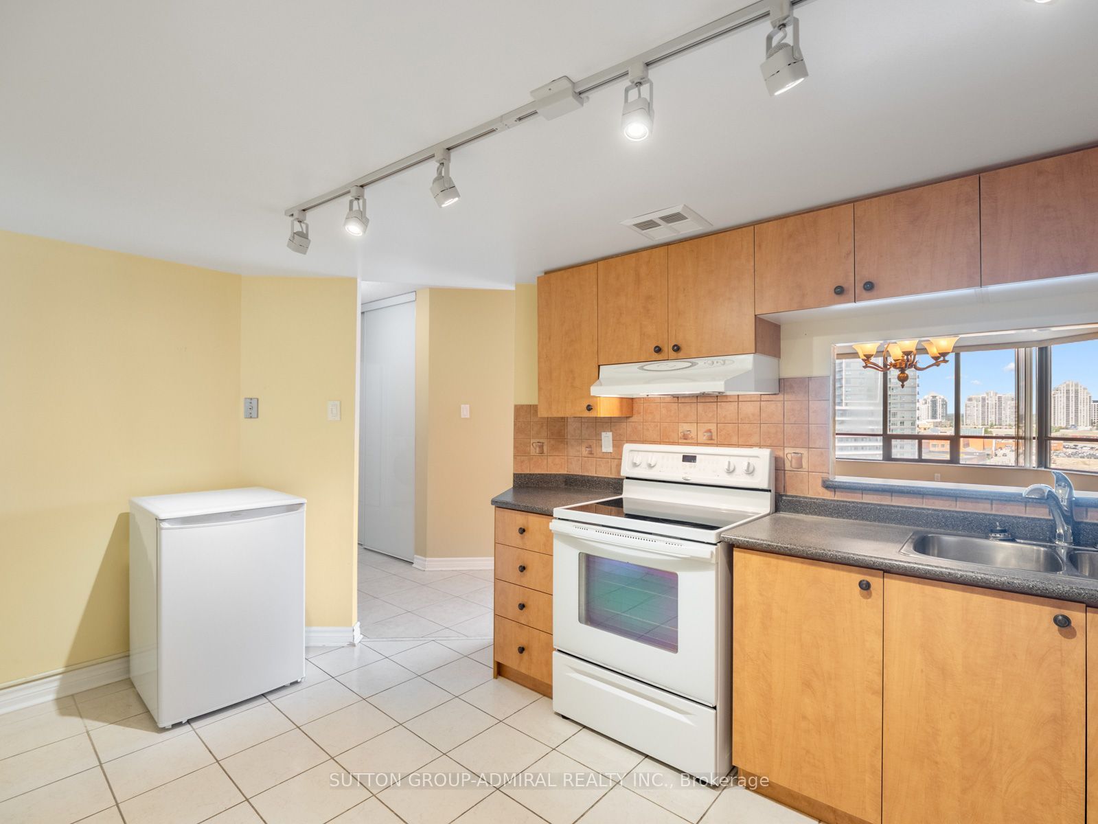 7420 Bathurst Street 1012 Property Photo 17