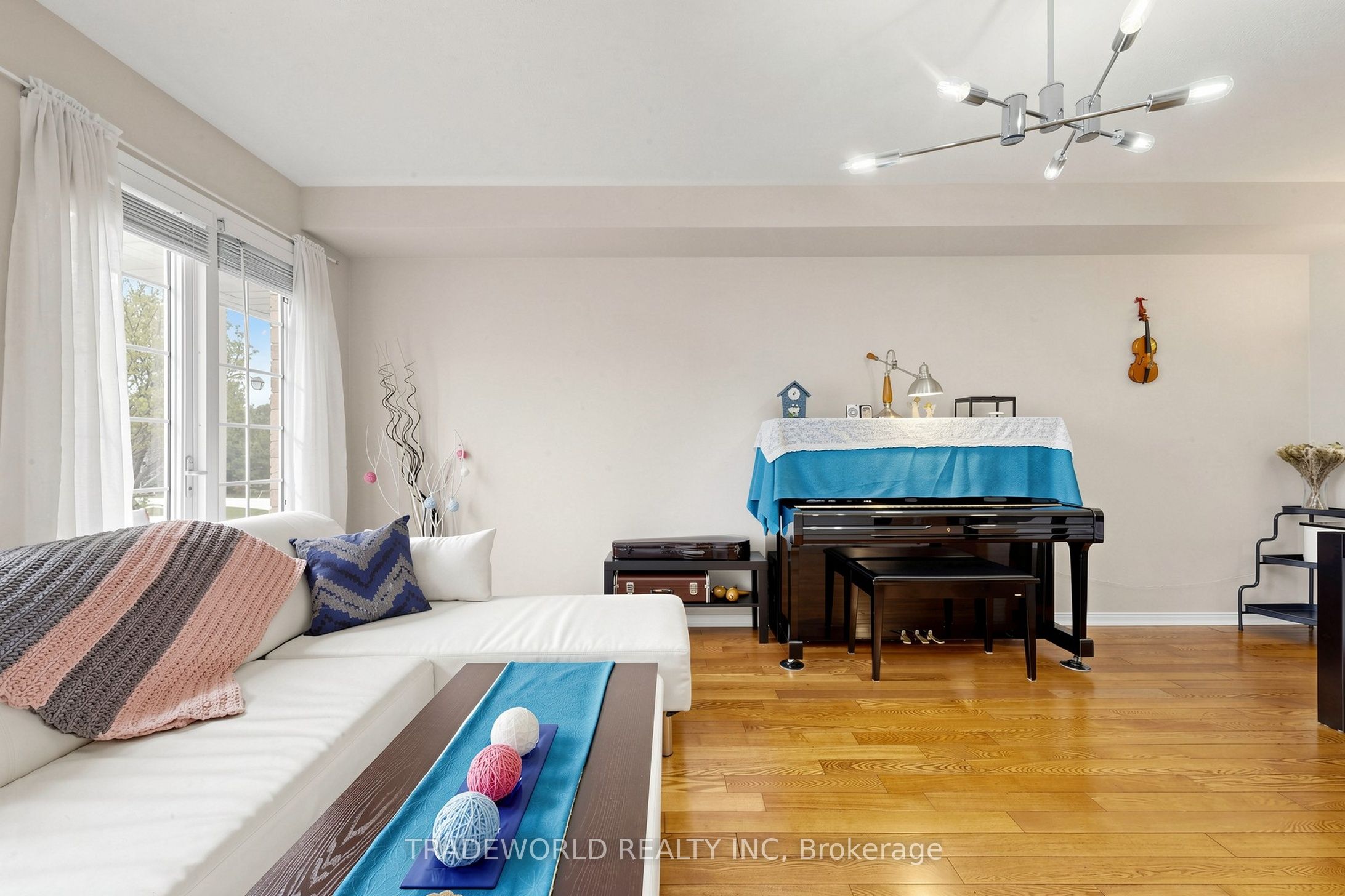 15 Kingsley Road Property Photo 6