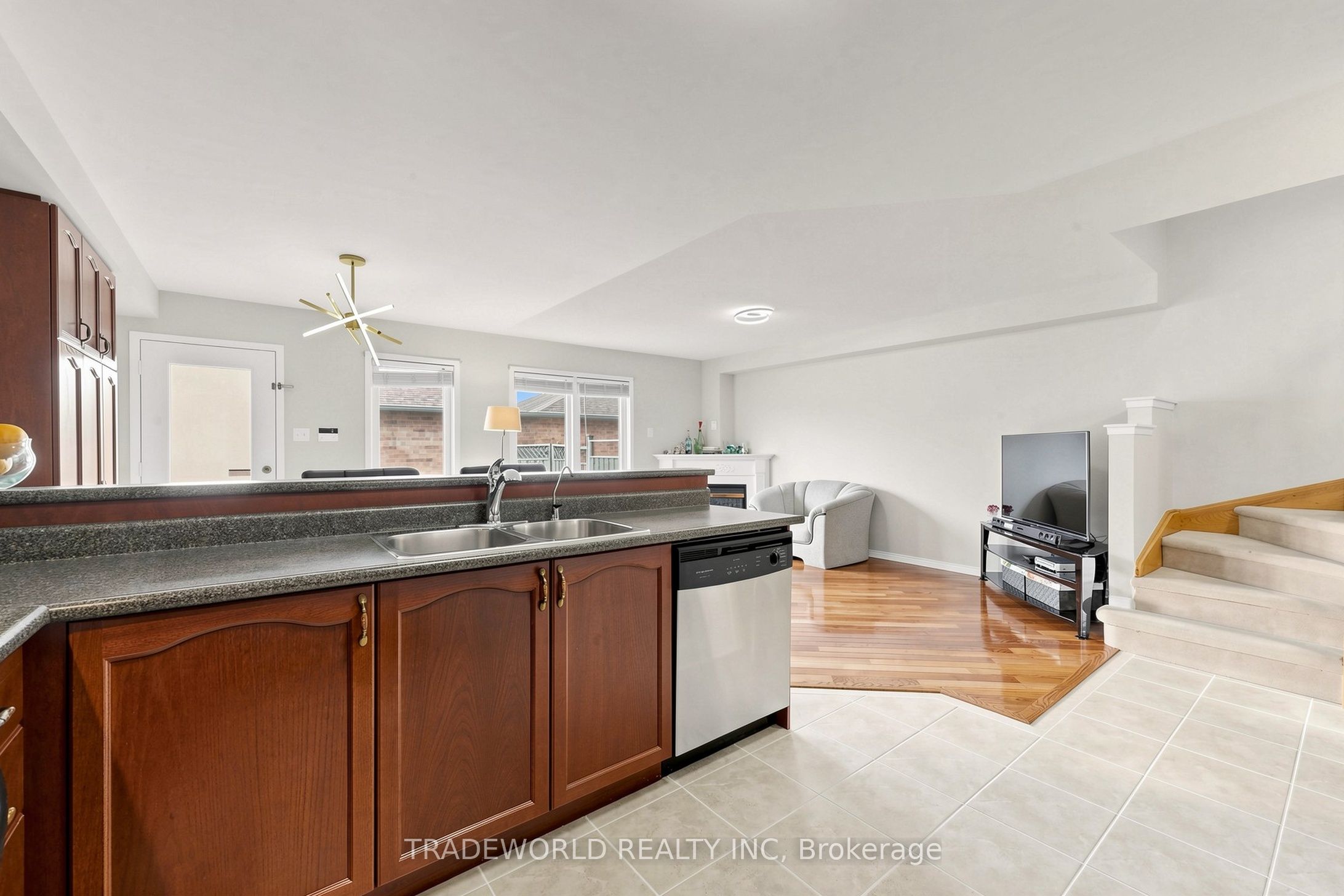 15 Kingsley Road Property Photo 16