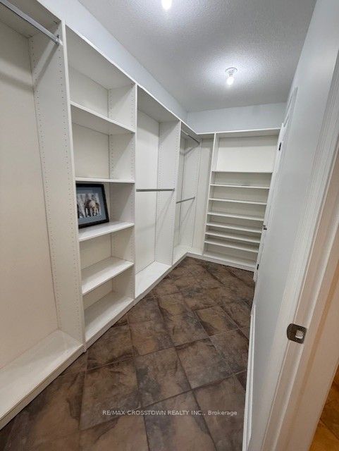 5143 11th Line (basement Unit) Property Photo 10