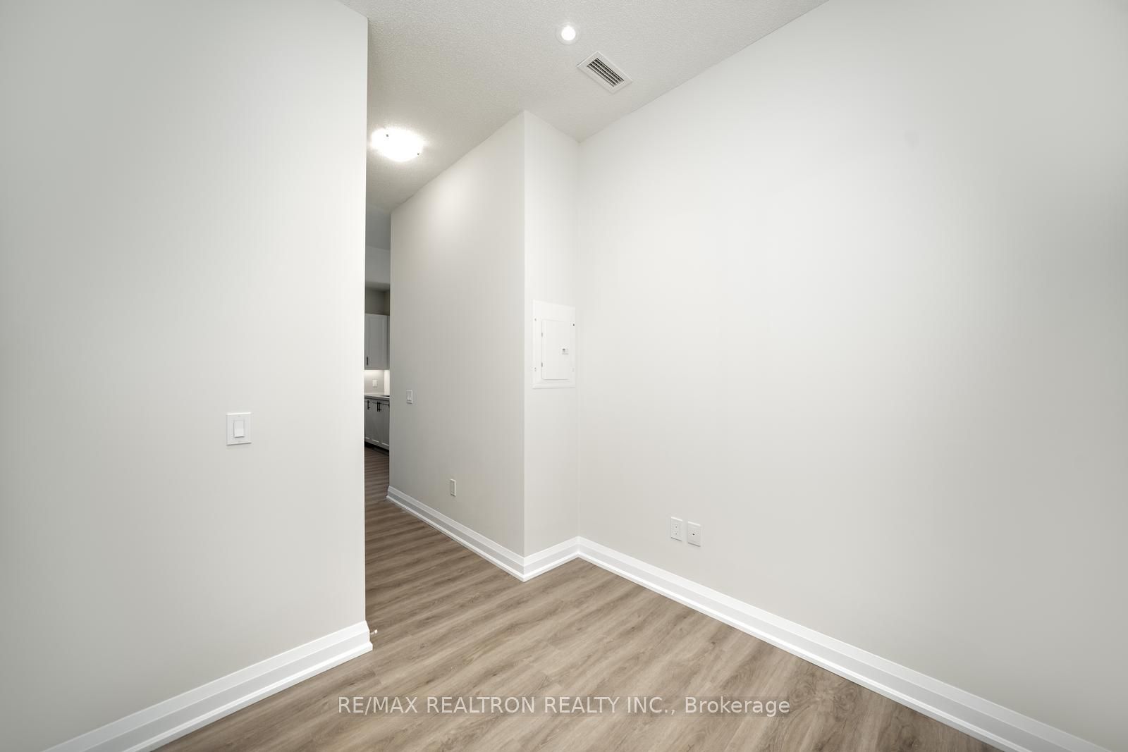 5917 Main Street Ph811 Property Photo 33