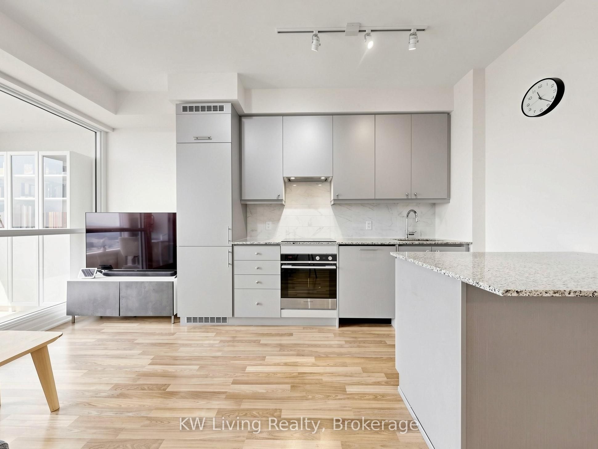 9075 Jane Street 2104 Property Photo 14