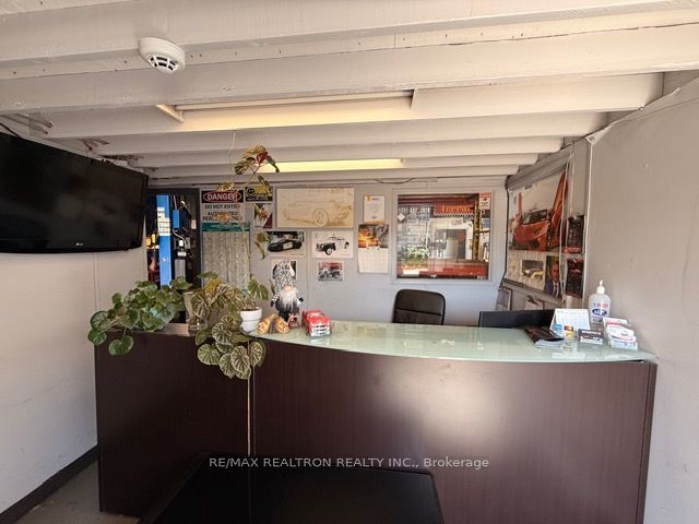 395 Red Maple Road #2 Property Photo 4