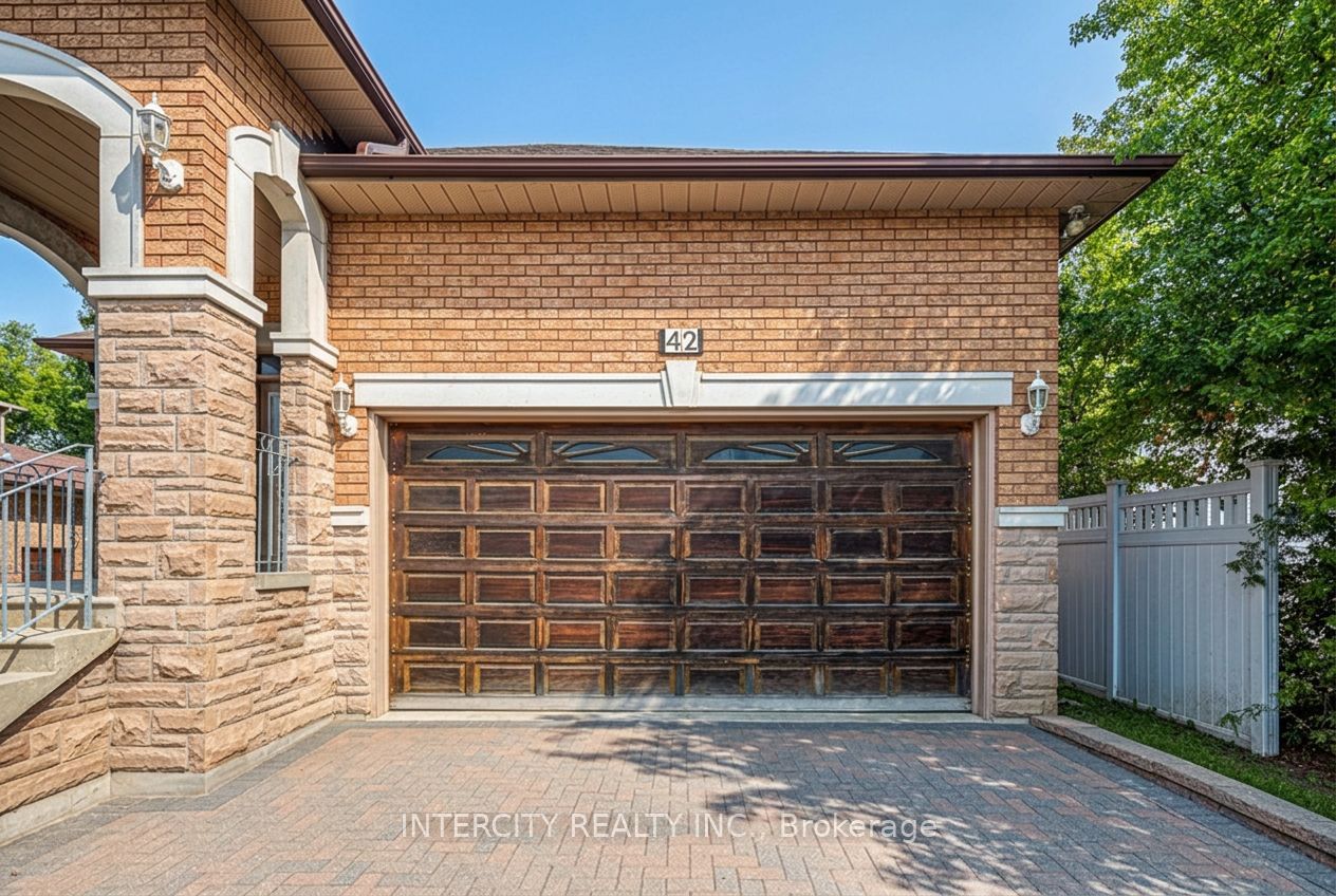 42 Oak Avenue Property Photo 4