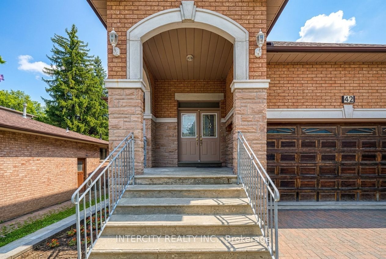 42 Oak Avenue Property Photo 6