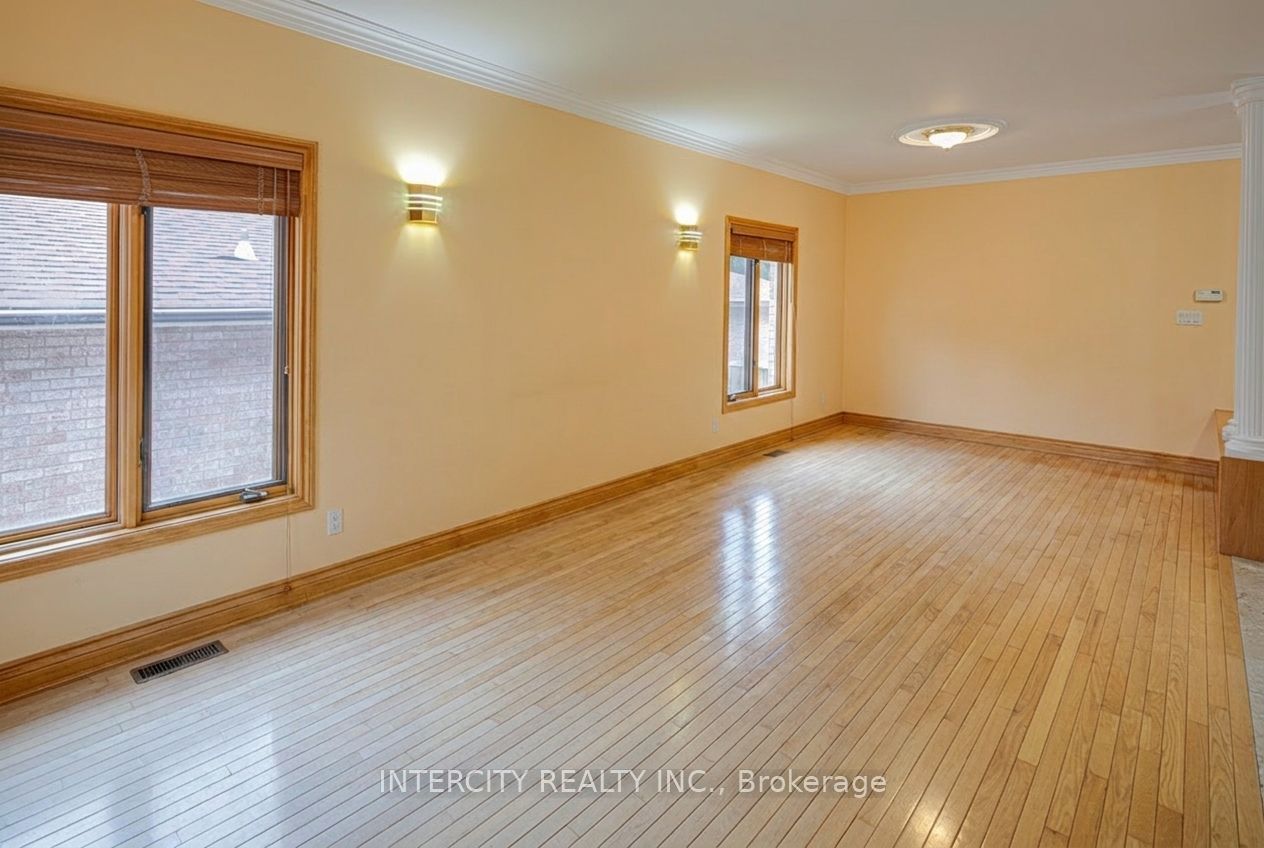 42 Oak Avenue Property Photo 9