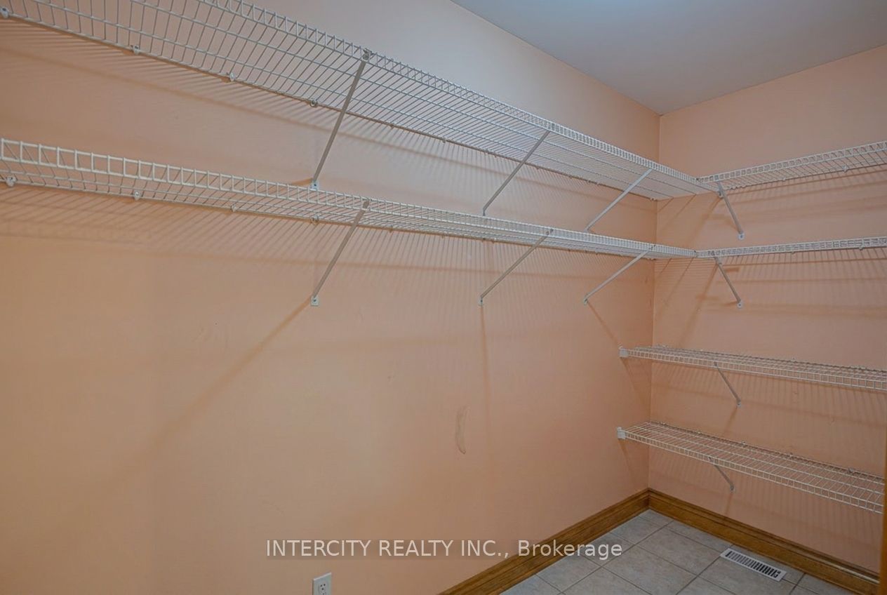 42 Oak Avenue Property Photo 12