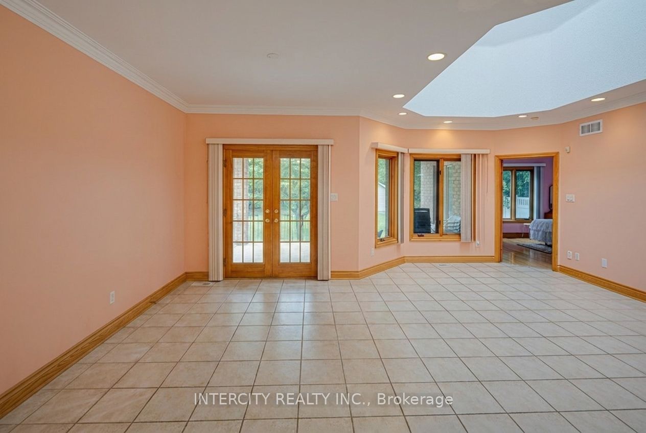 42 Oak Avenue Property Photo 17