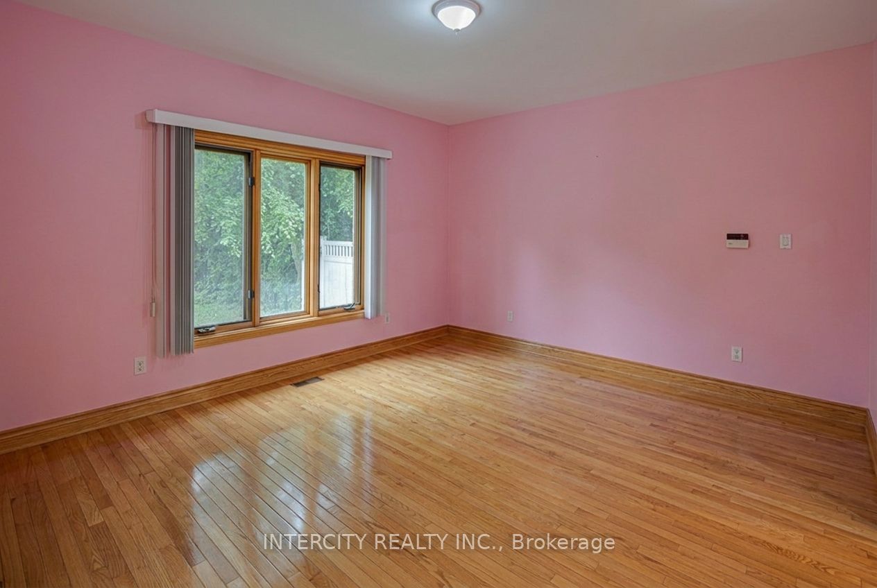 42 Oak Avenue Property Photo 20