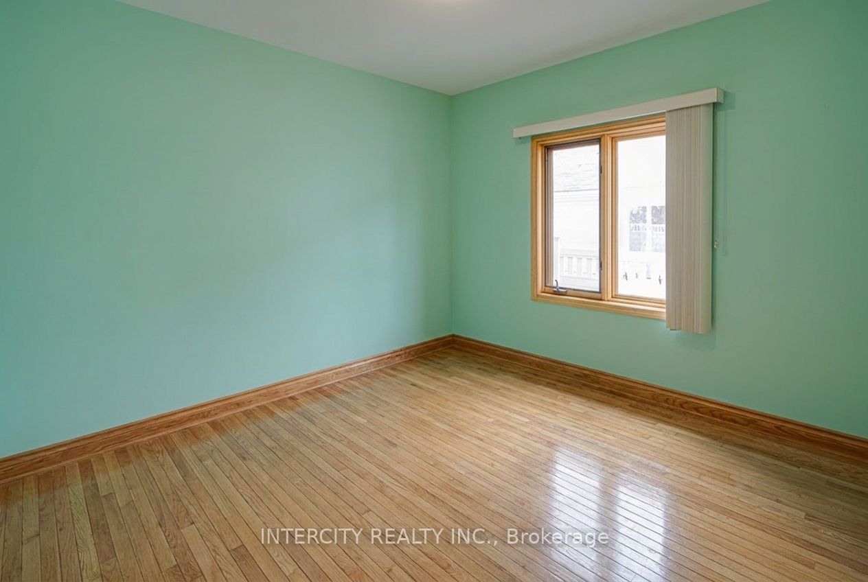 42 Oak Avenue Property Photo 23