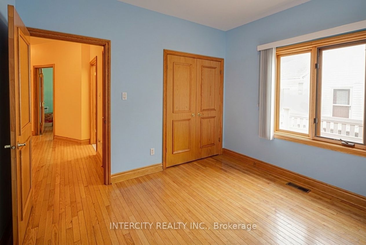 42 Oak Avenue Property Photo 25