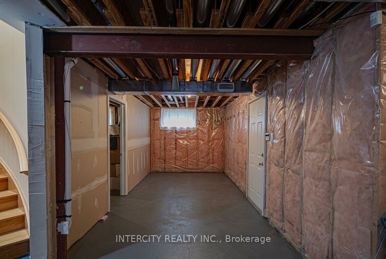 42 Oak Avenue Property Photo 26