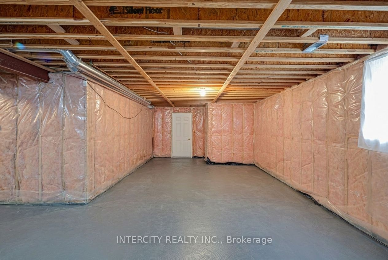 42 Oak Avenue Property Photo 27