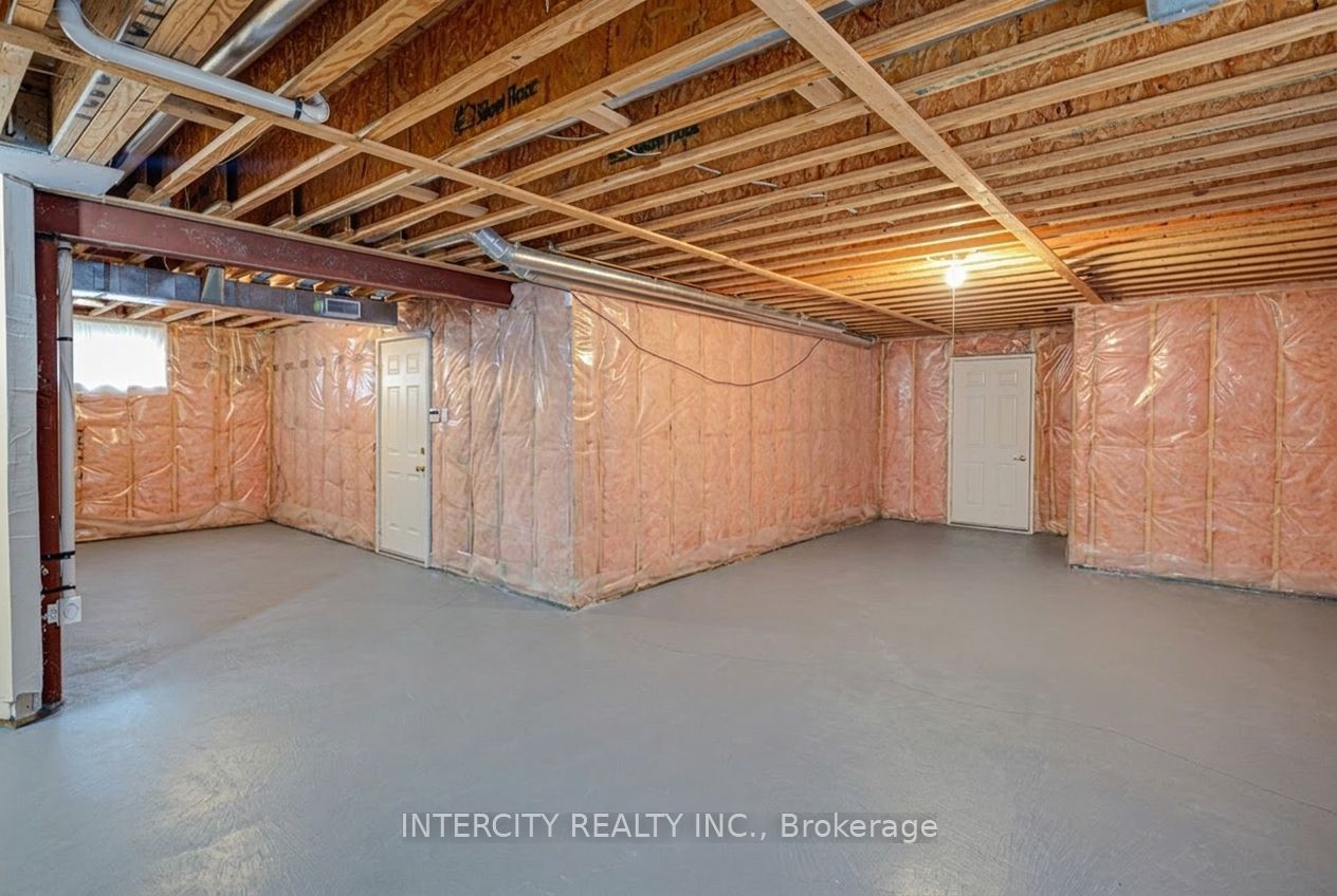 42 Oak Avenue Property Photo 28