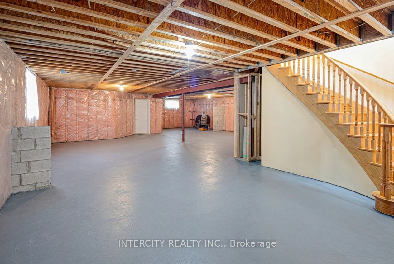 42 Oak Avenue Property Photo 29