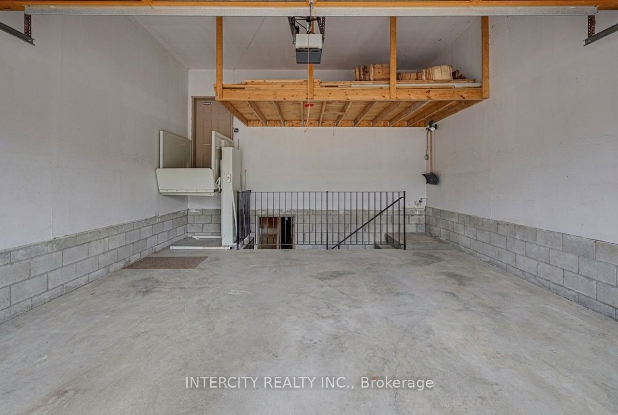 42 Oak Avenue Property Photo 35