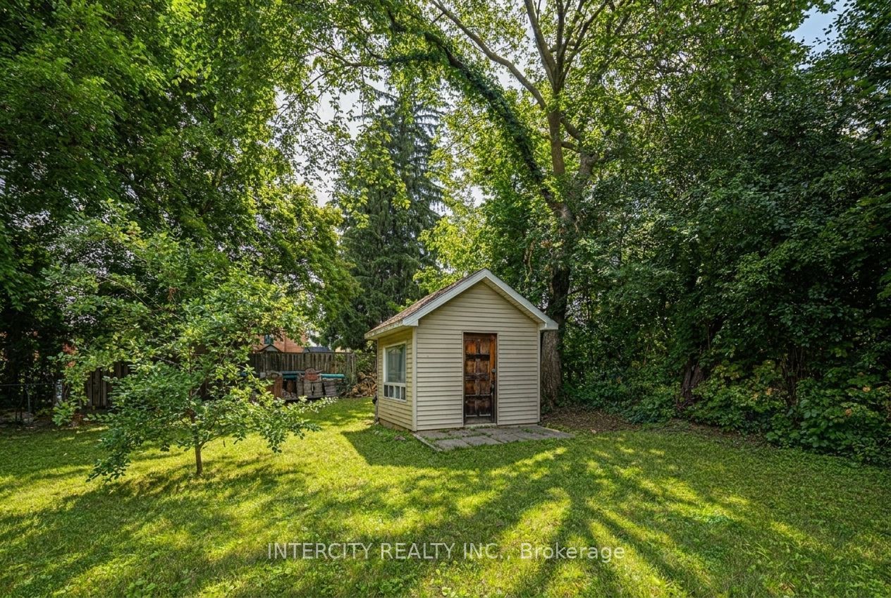 42 Oak Avenue Property Photo 40
