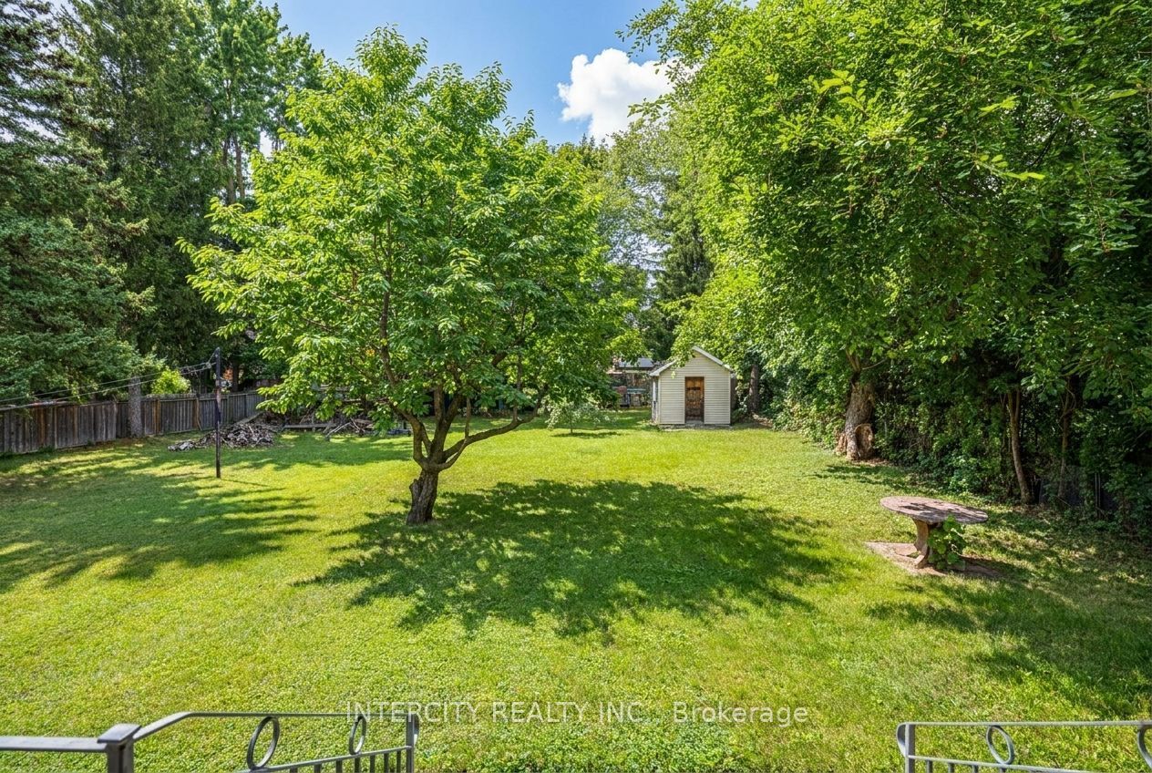 42 Oak Avenue Property Photo 43