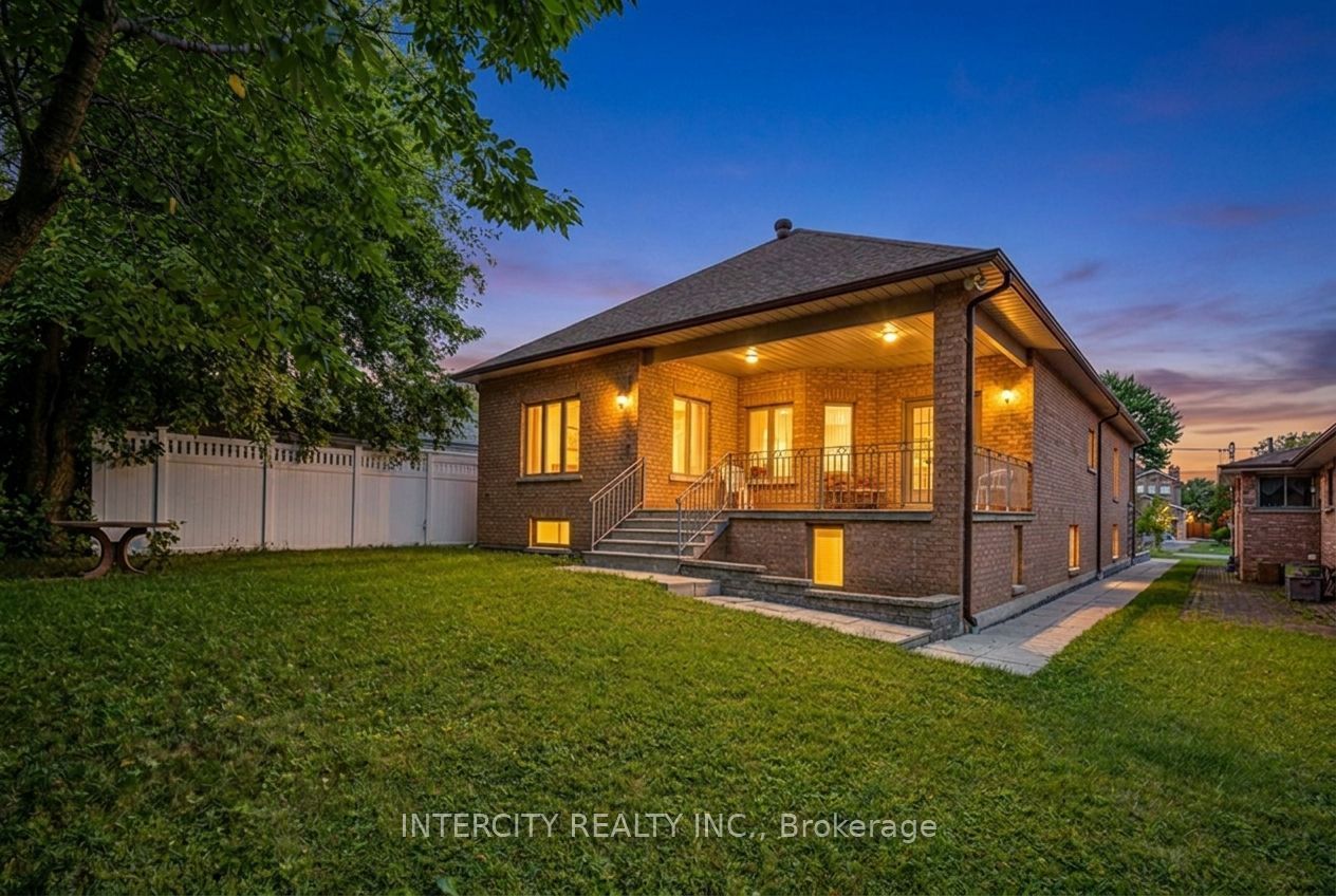 42 Oak Avenue Property Photo 44