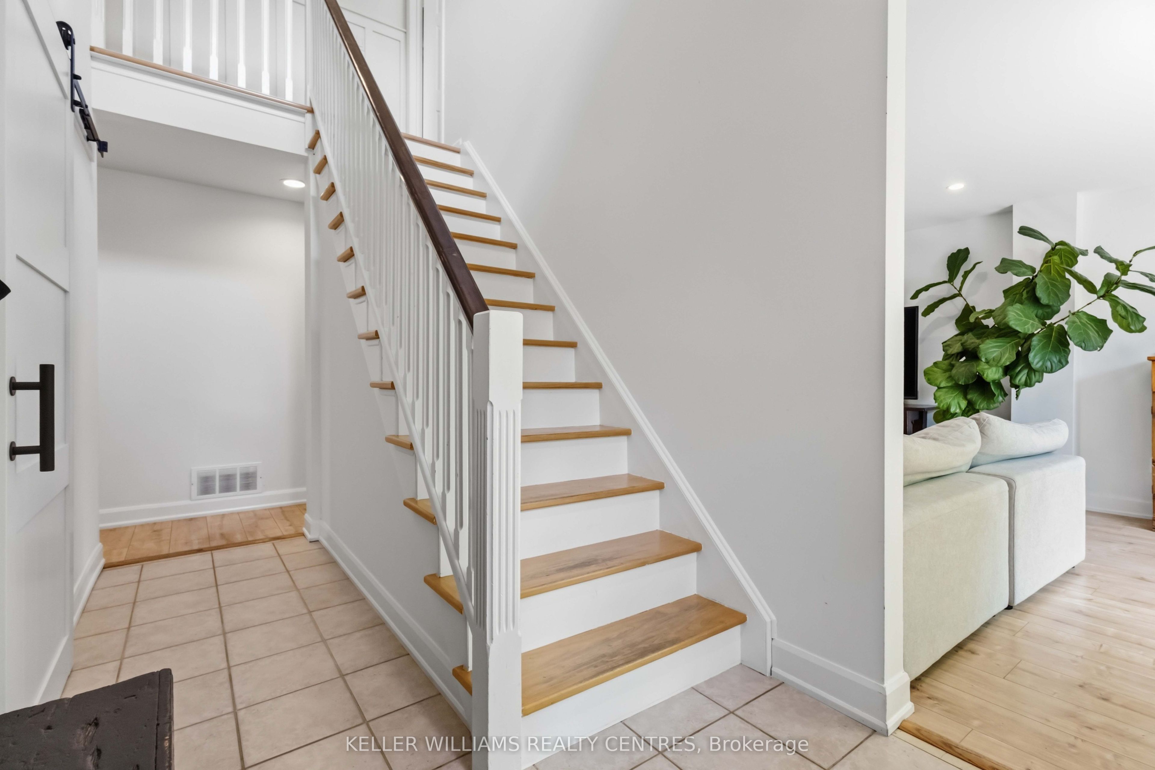 14 Centro Court Property Photo 18