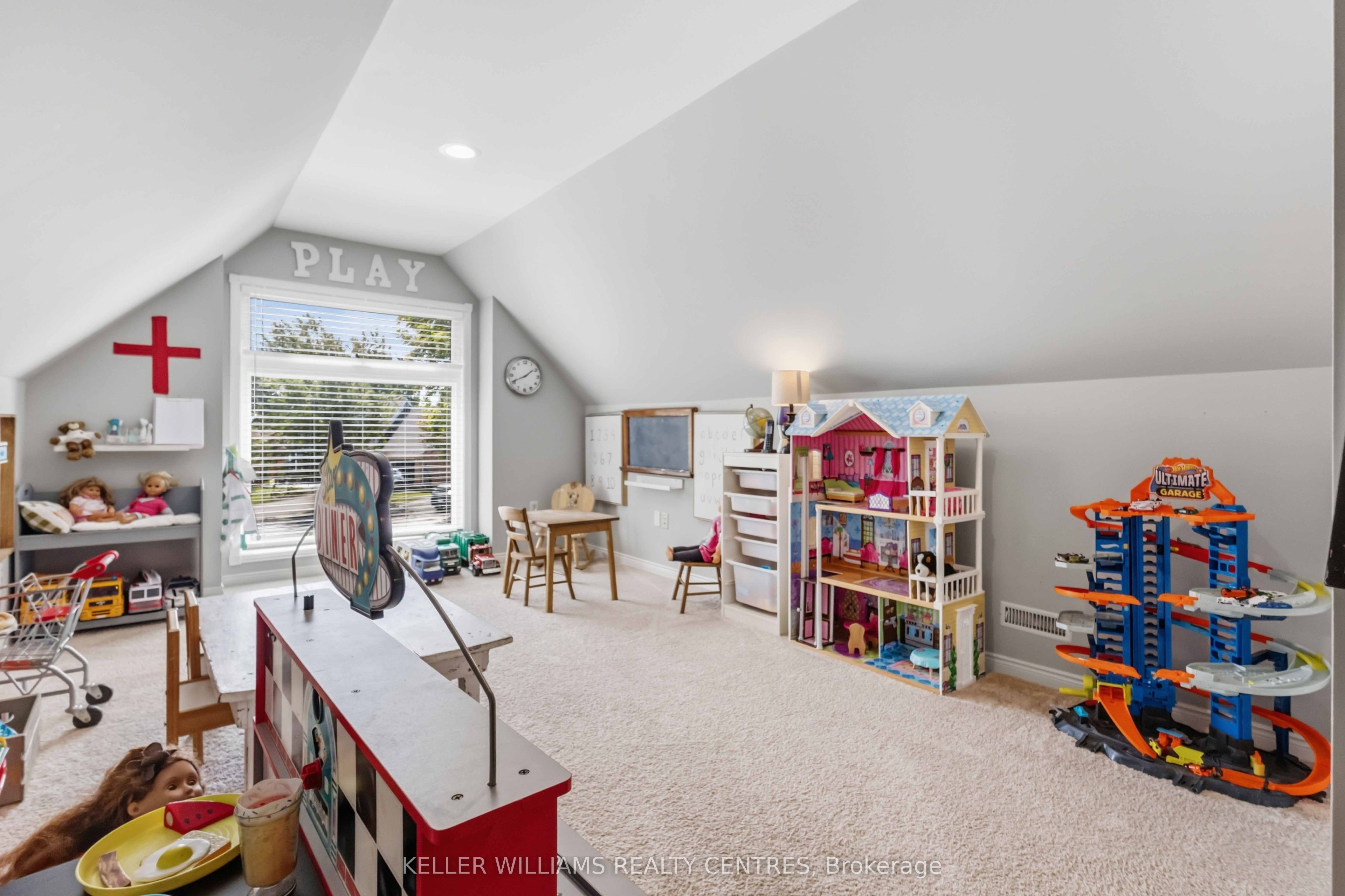 14 Centro Court Property Photo 25