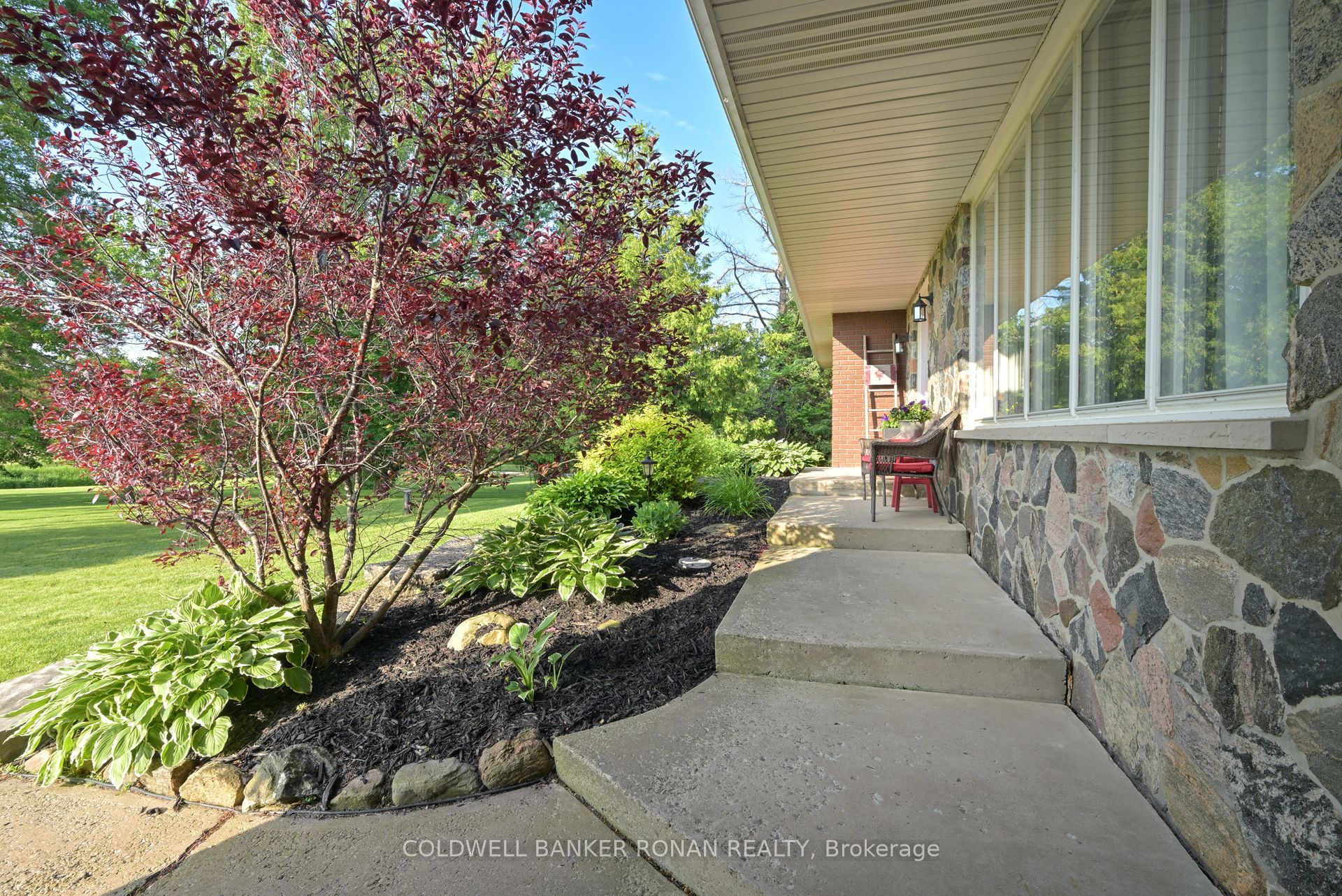 7157 5th Line Property Photo 4