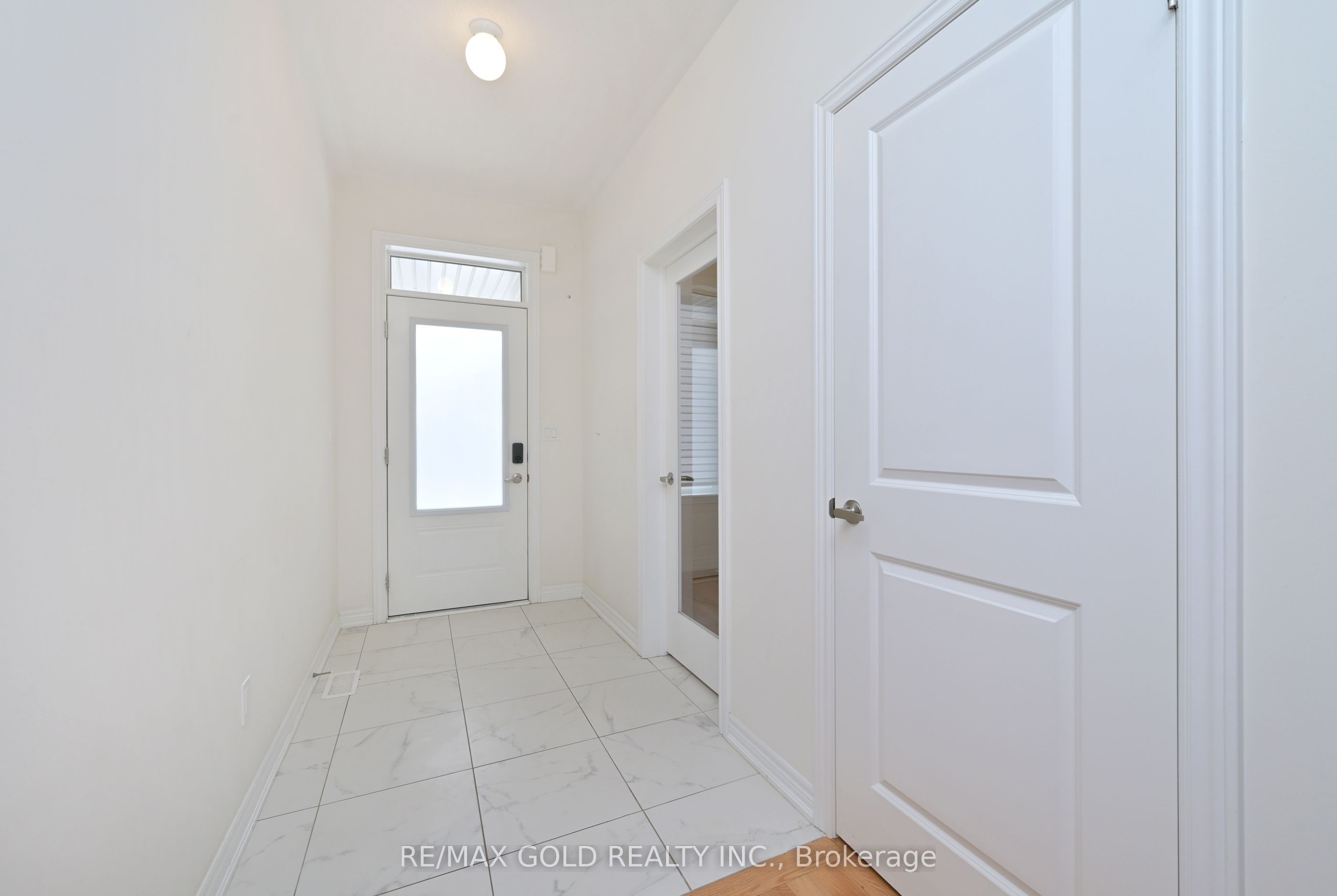 1345 Davis Loop Property Photo 2