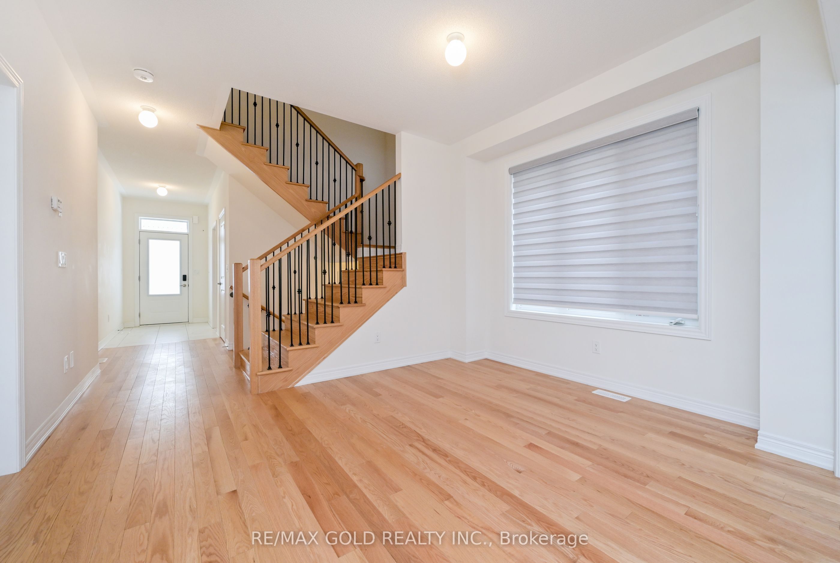 1345 Davis Loop Property Photo 4