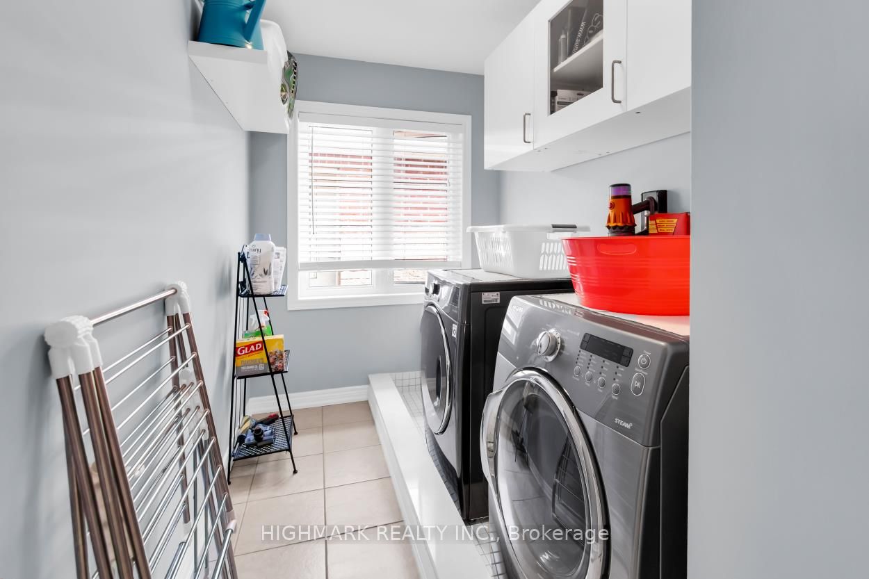 181 Emma Broadbent Court Property Photo 31