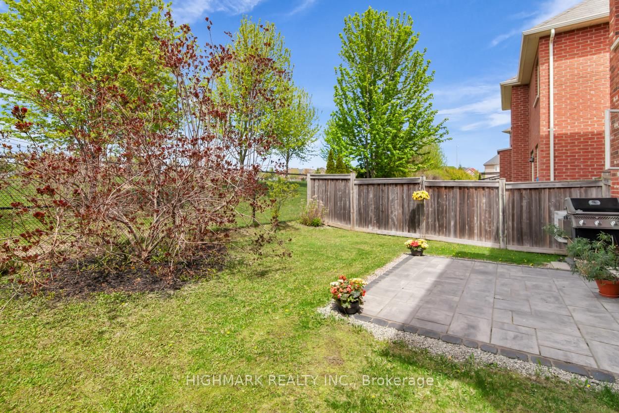 181 Emma Broadbent Court Property Photo 33