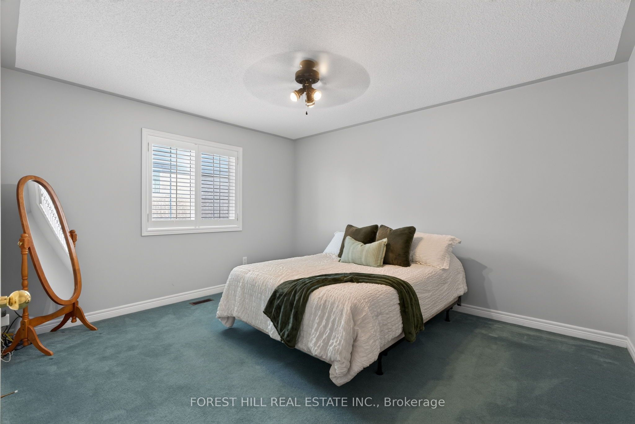2 Foxfield Crescent Property Photo 20