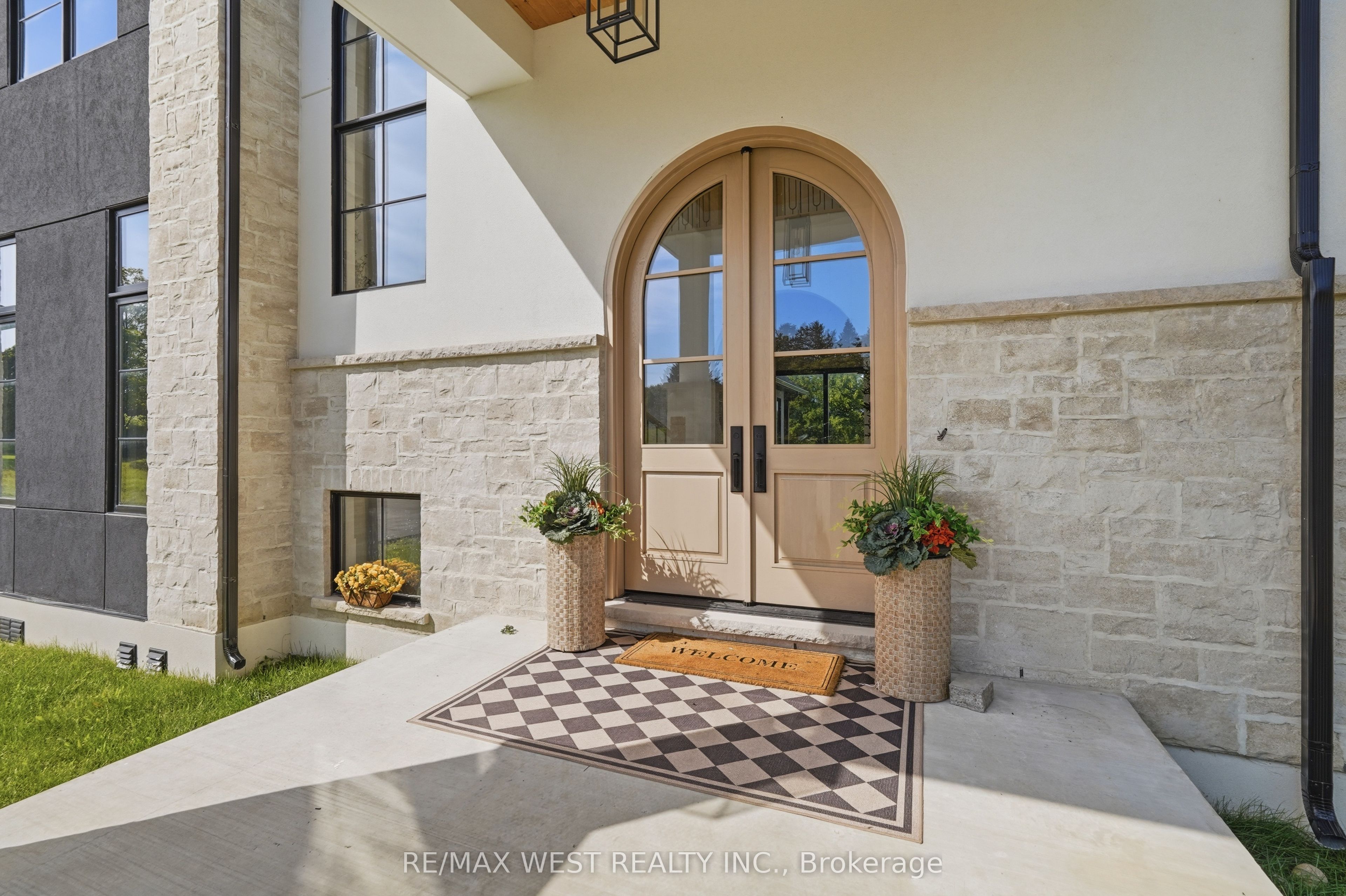 17050 Mccowan Road Property Photo 4