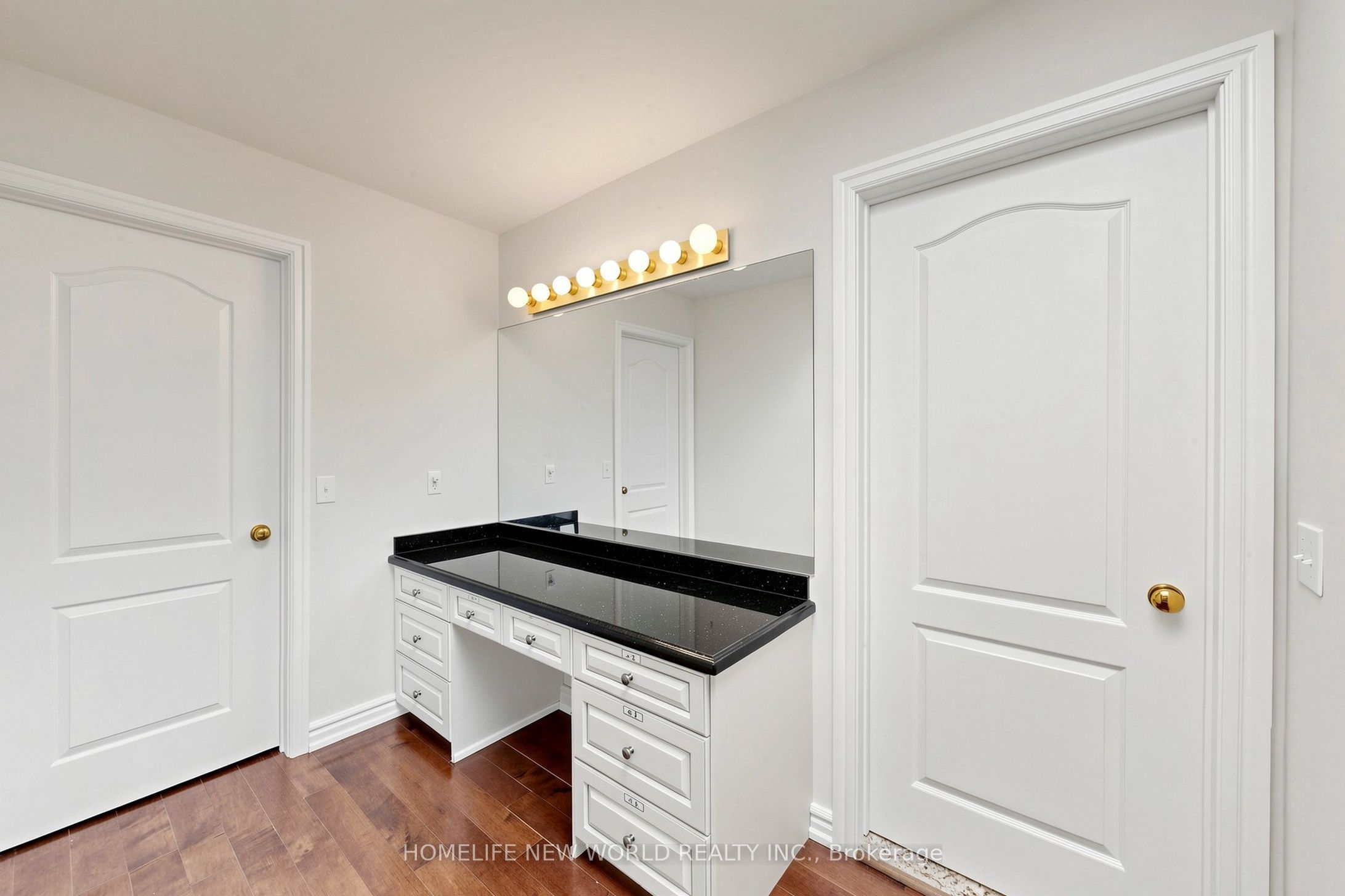 27 Walnut Glen Place Property Photo 26