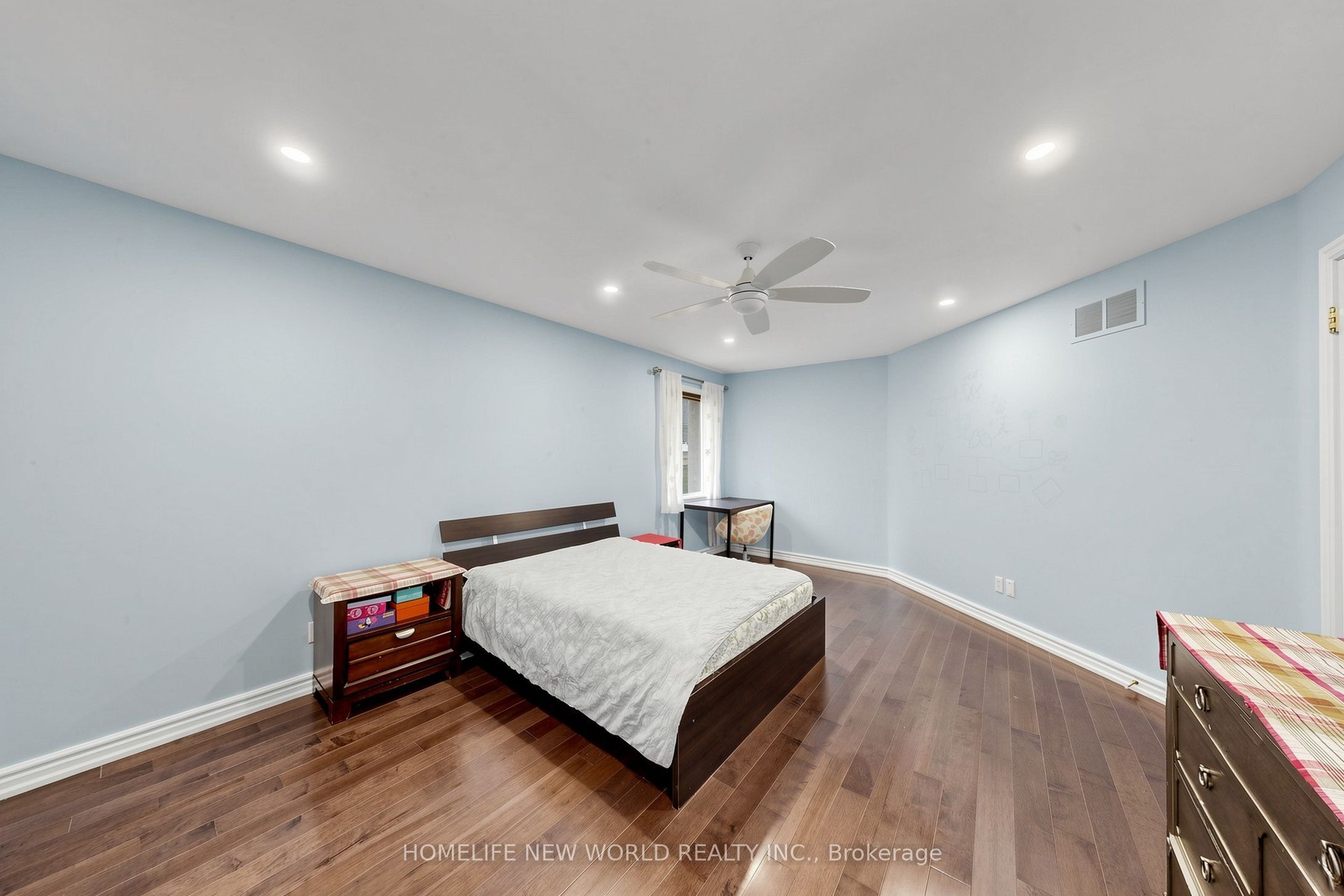 27 Walnut Glen Place Property Photo 30