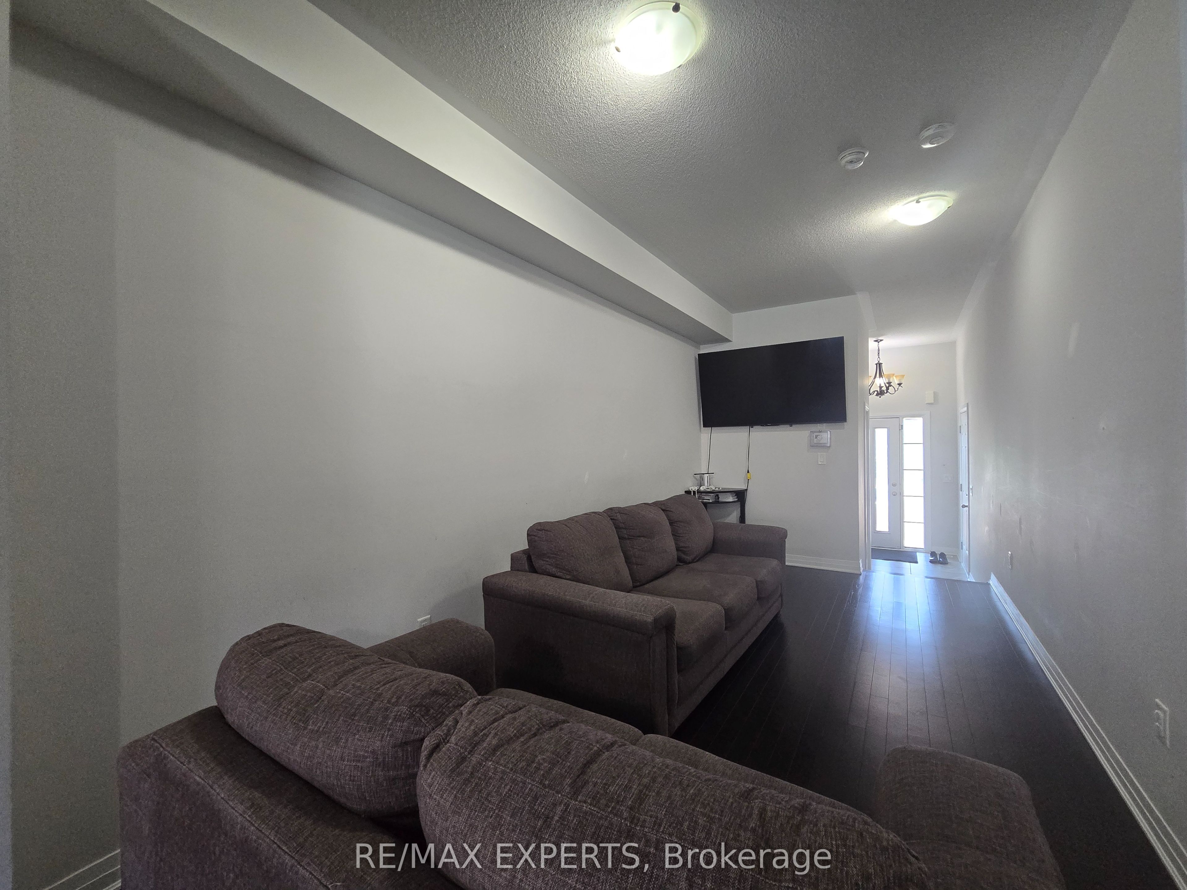 35 Landolfi Way Property Photo 3