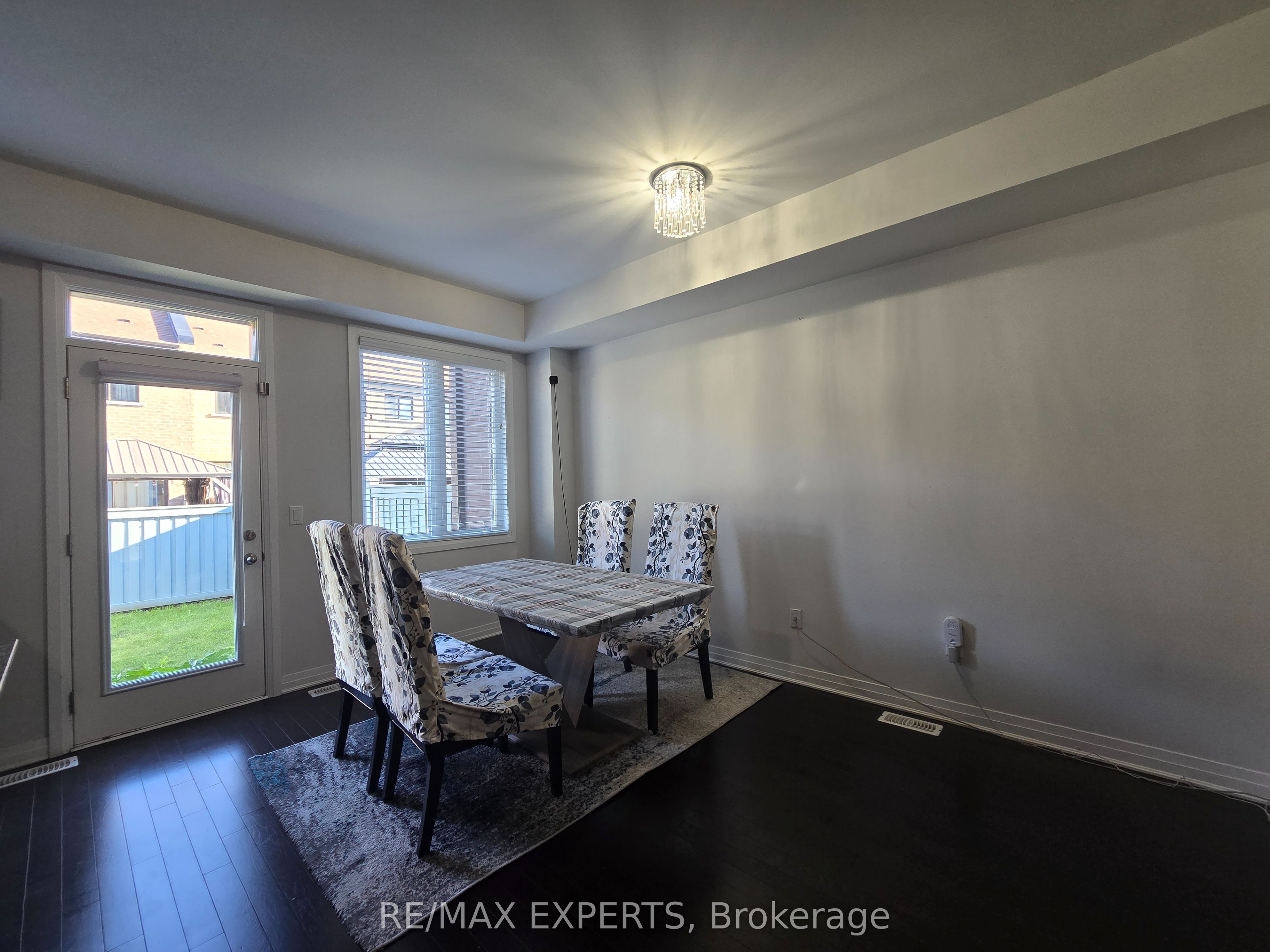 35 Landolfi Way Property Photo 6
