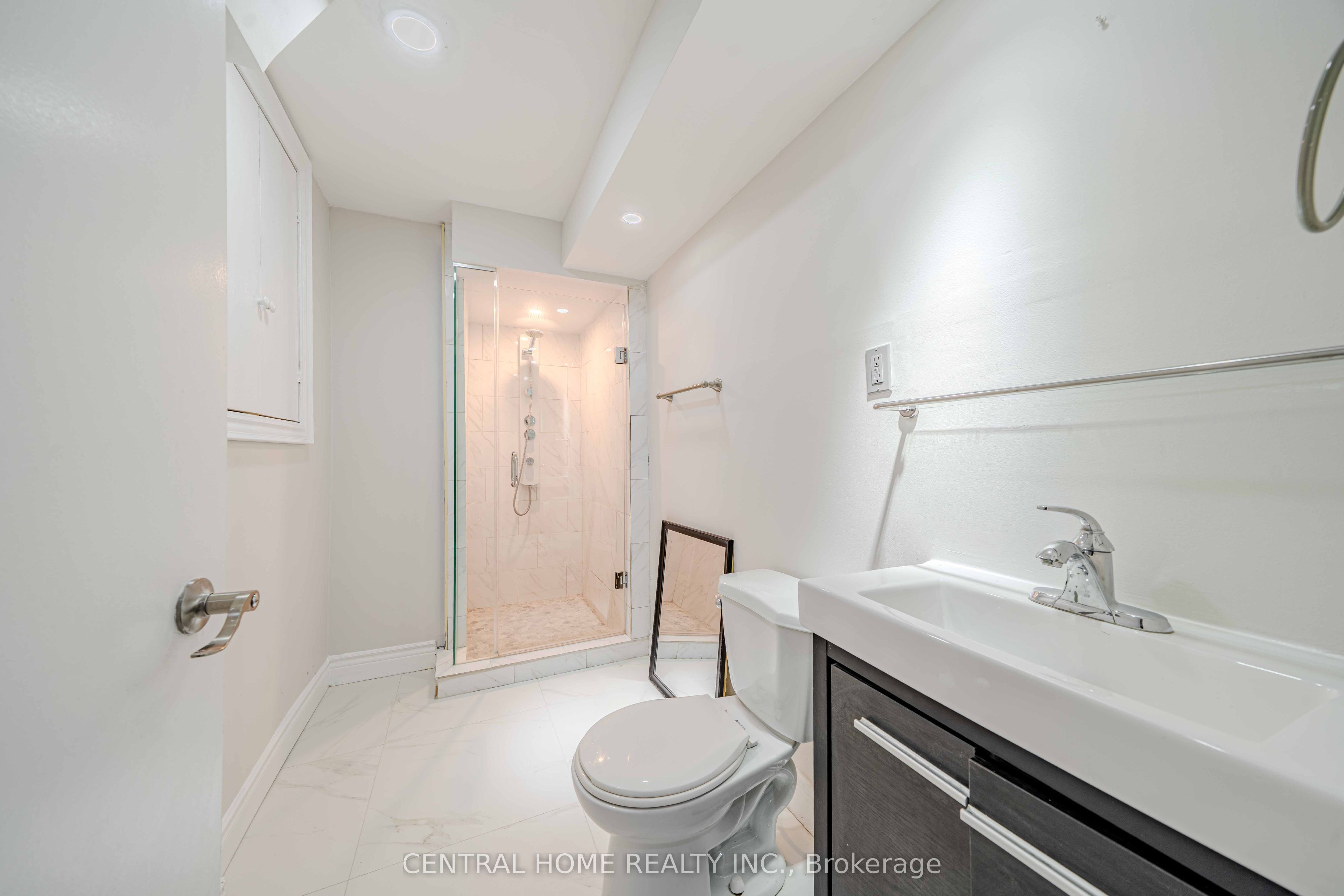 2 Noel Street Property Photo 25
