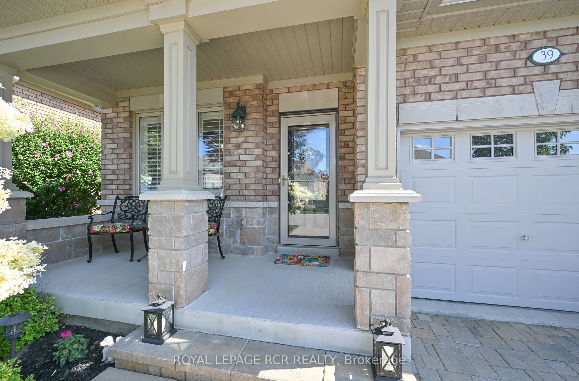 39 Westmount Drive Property Photo 2