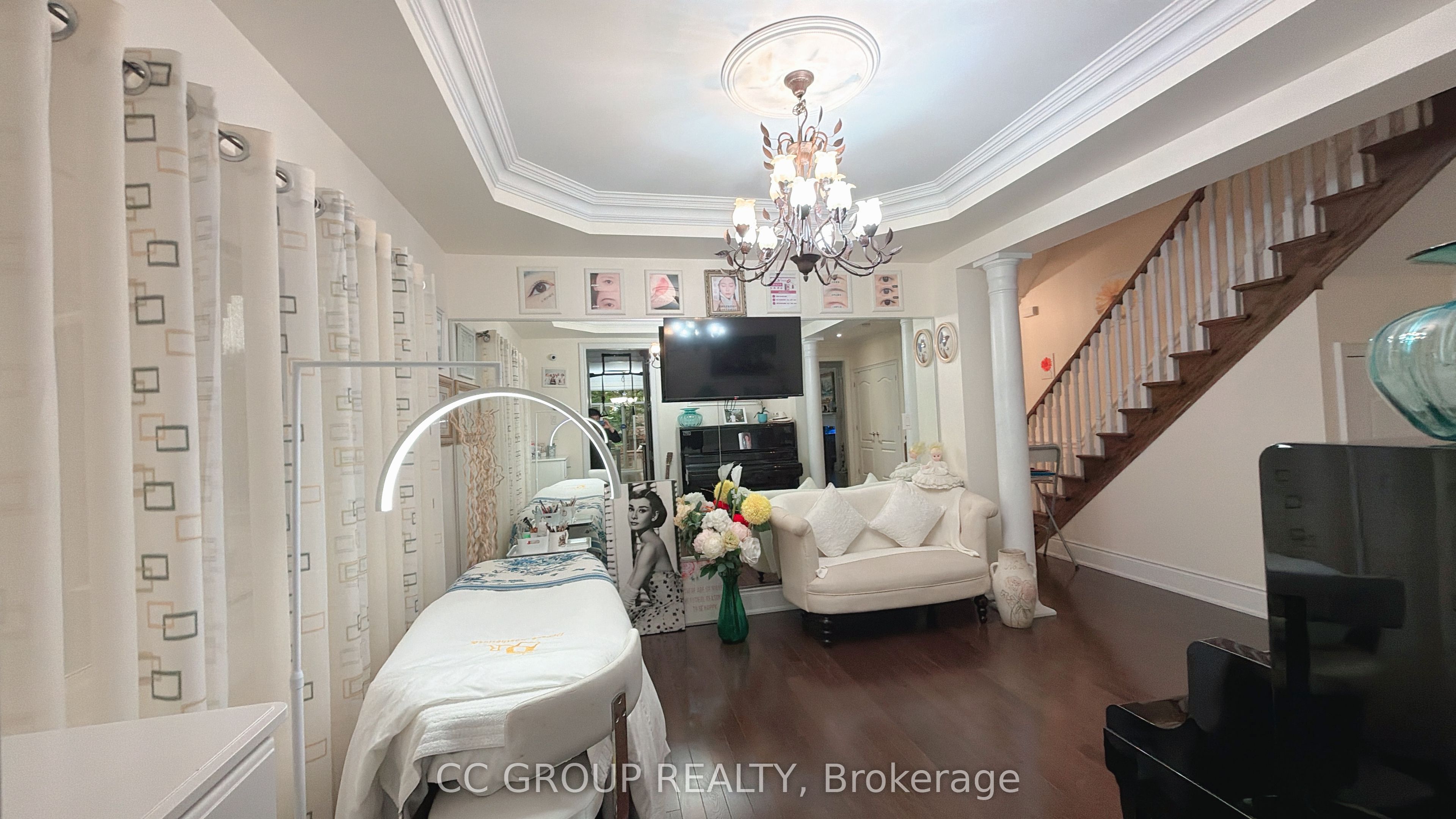 23 Yorkton Boulevard Property Photo 5